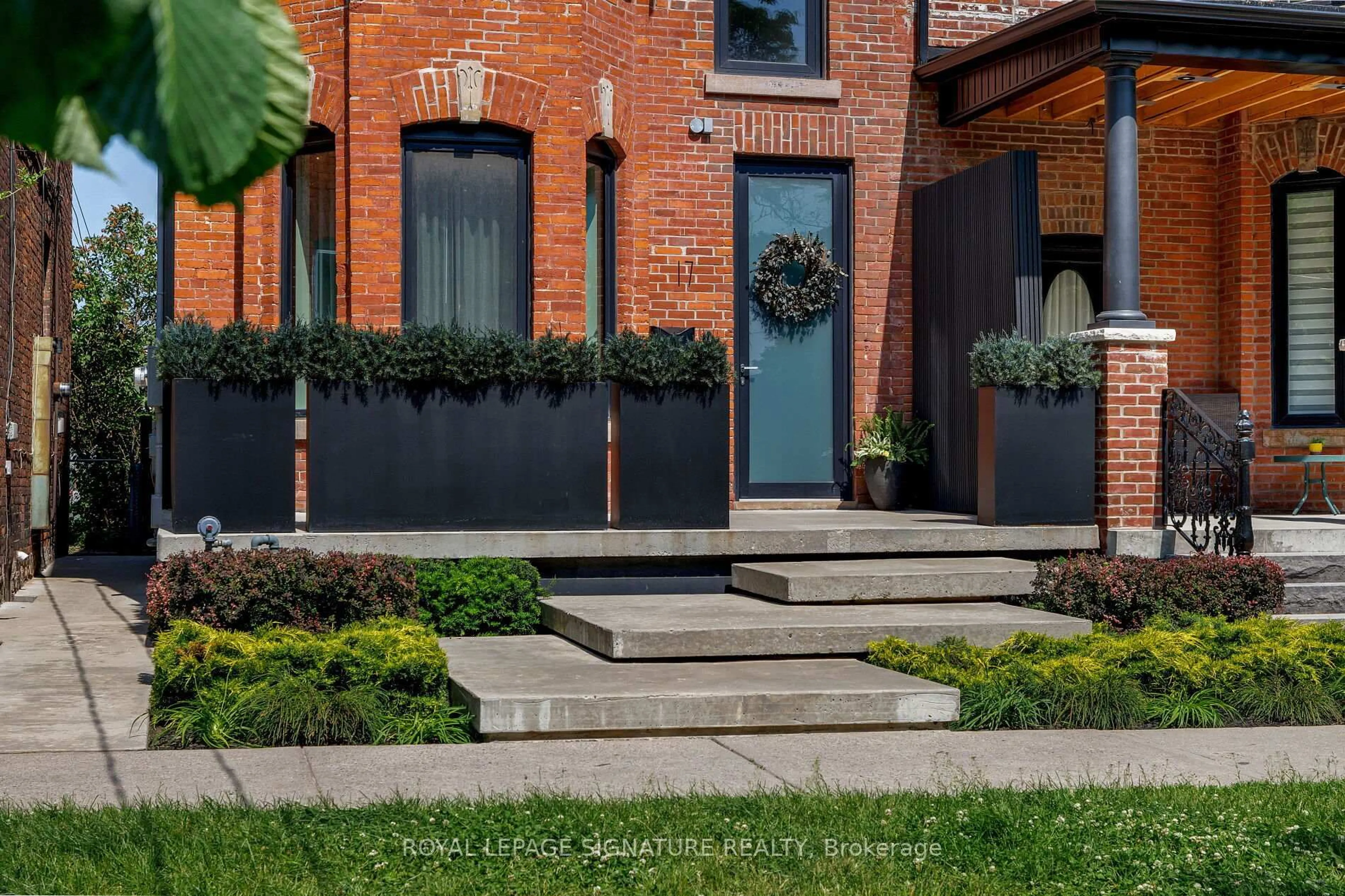 Home with brick exterior material, street for 17 Lakeview Ave, Toronto Ontario M6J 3B2