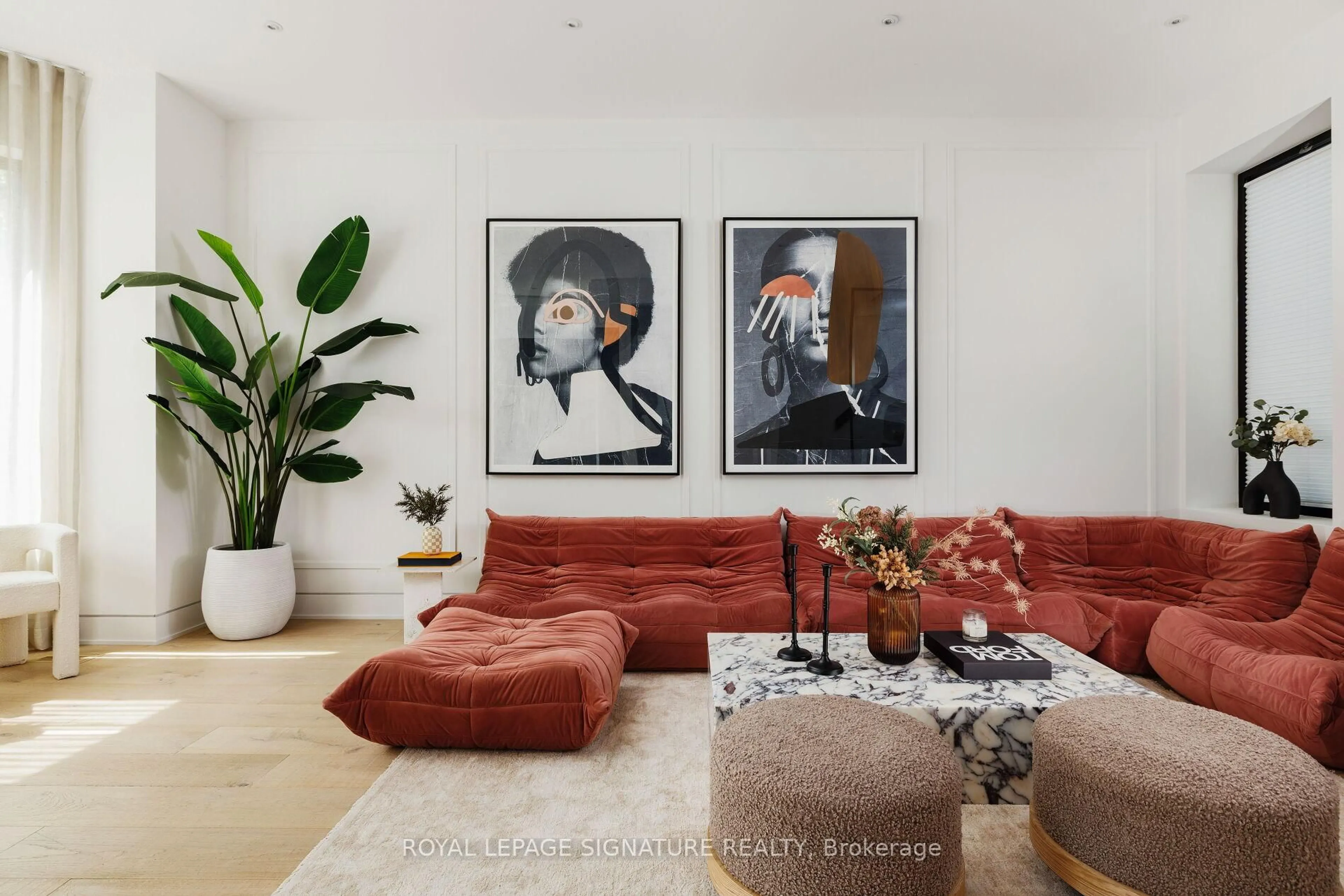 Living room with furniture, unknown for 17 Lakeview Ave, Toronto Ontario M6J 3B2