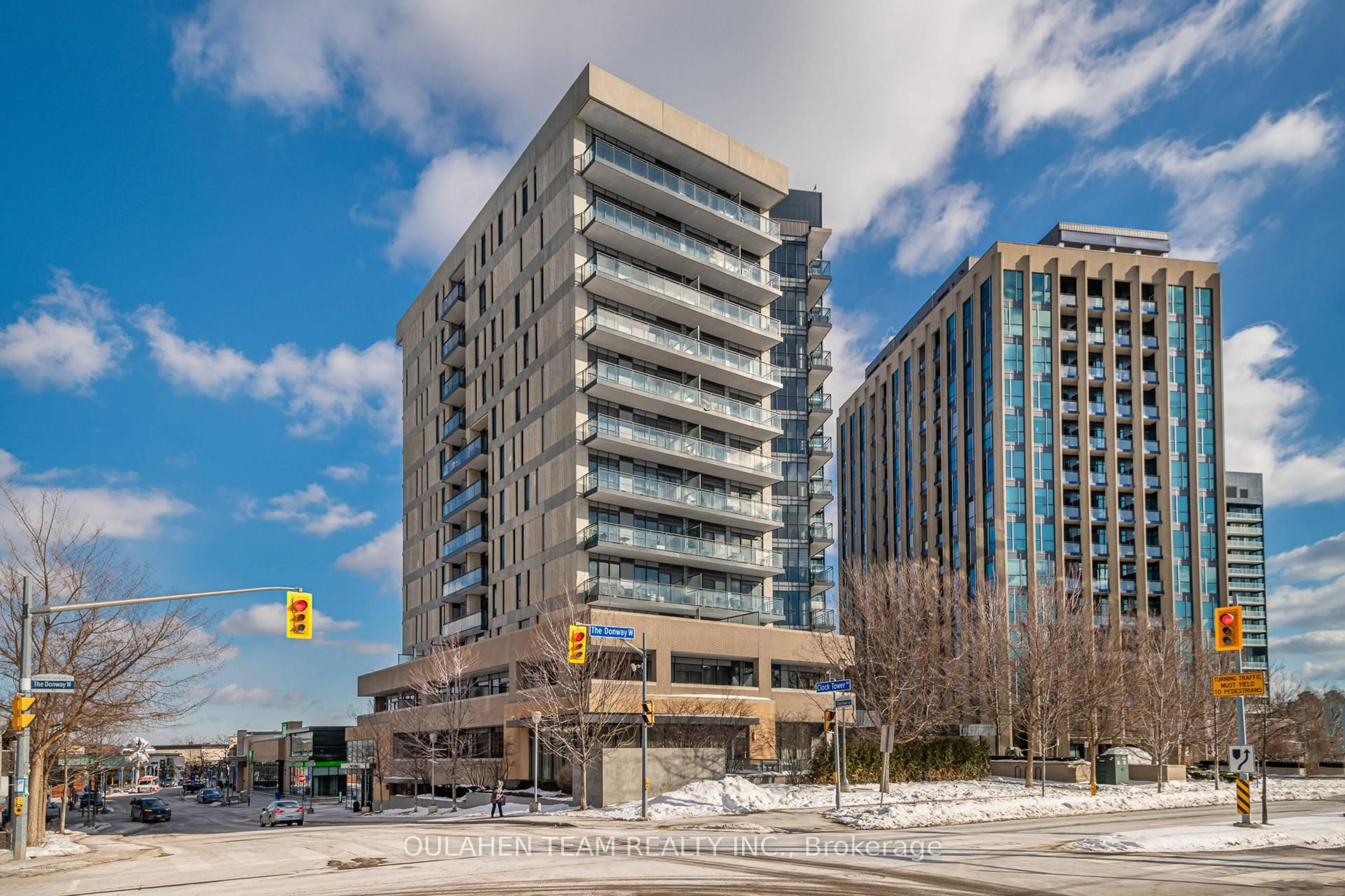 Indoor foyer for 85 The Donway #409, Toronto Ontario M3C 0L9