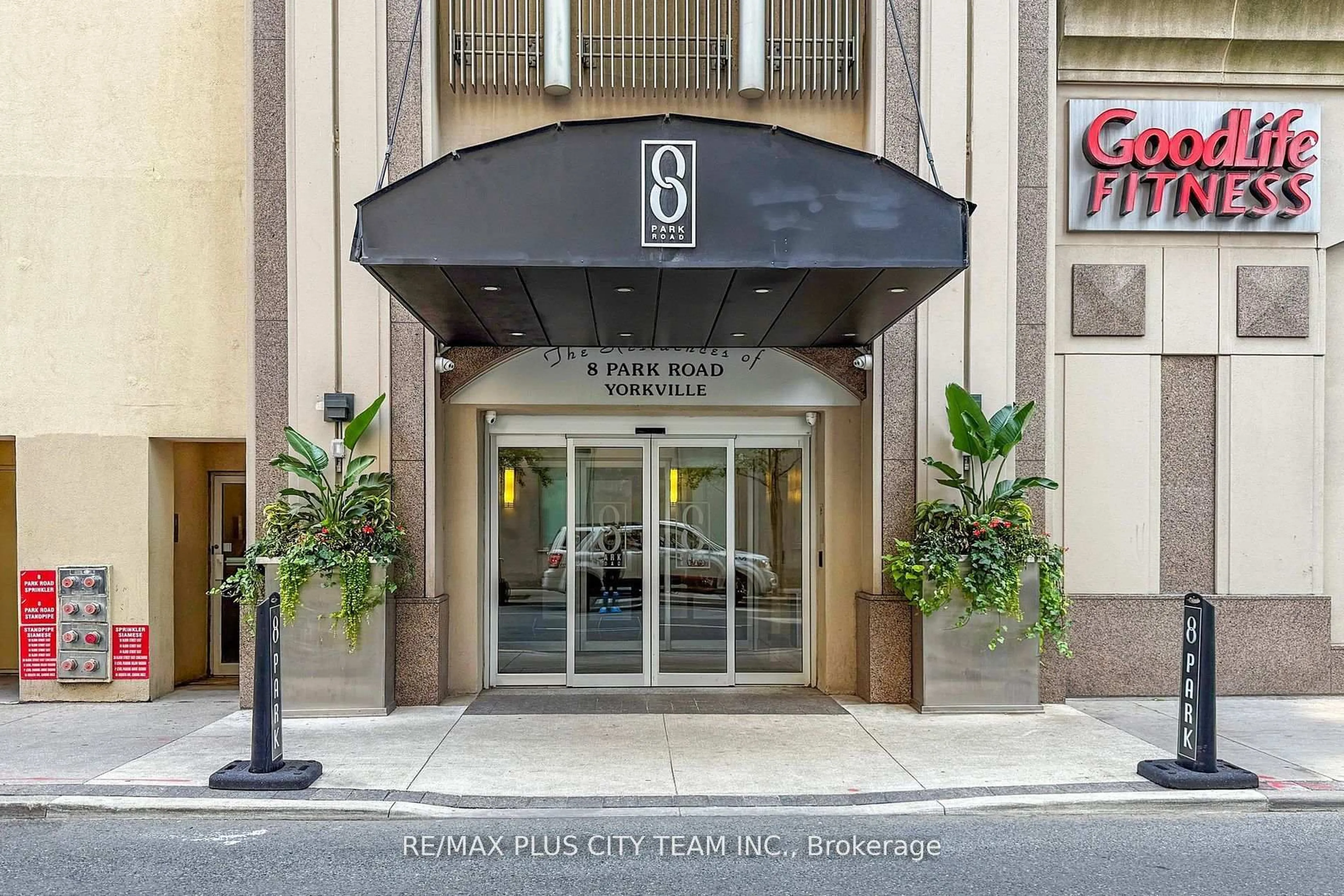 Indoor foyer for 8 Park Rd #2515, Toronto Ontario M4W 3S5