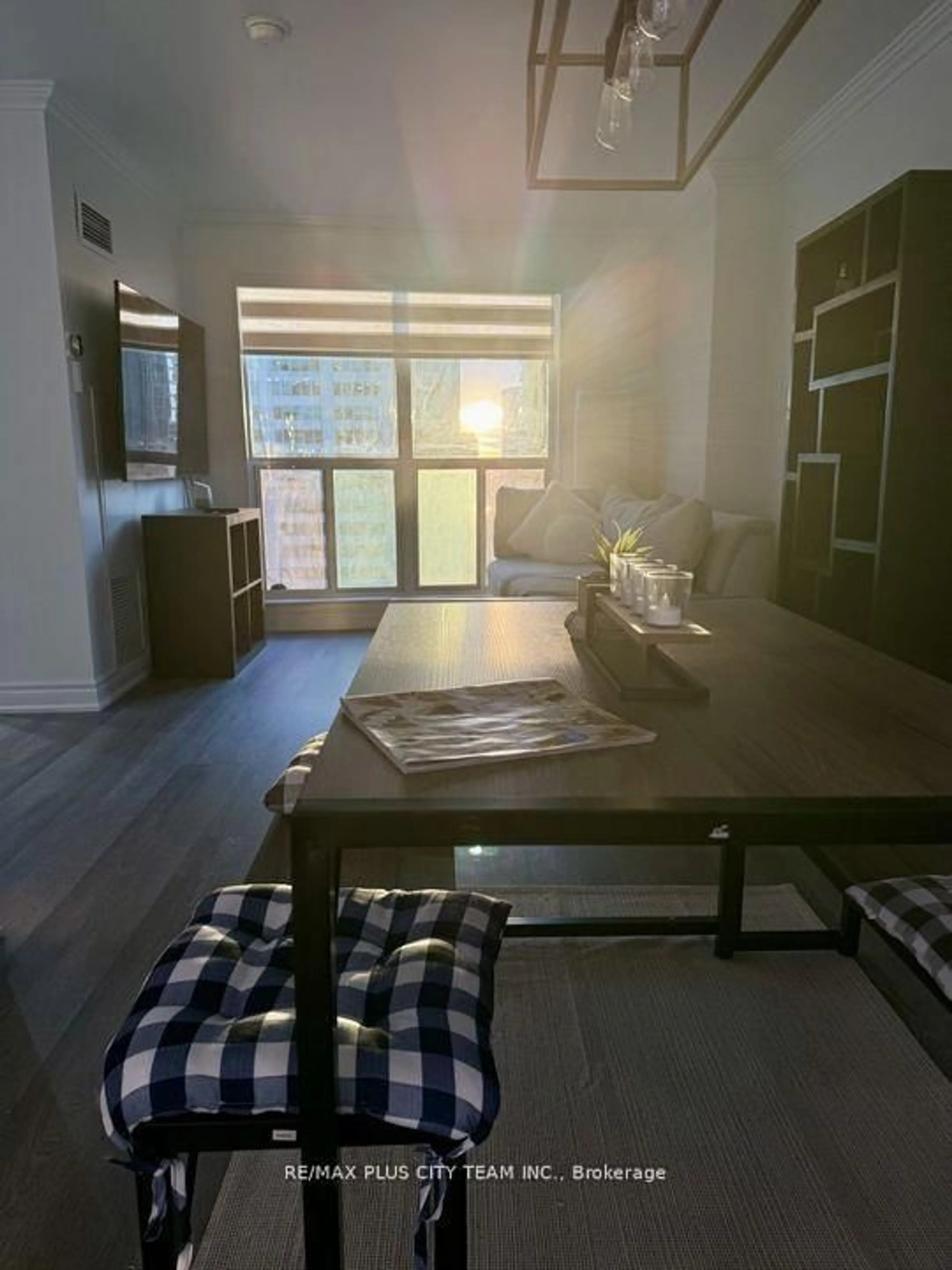 A pic of a room for 8 Park Rd #2515, Toronto Ontario M4W 3S5