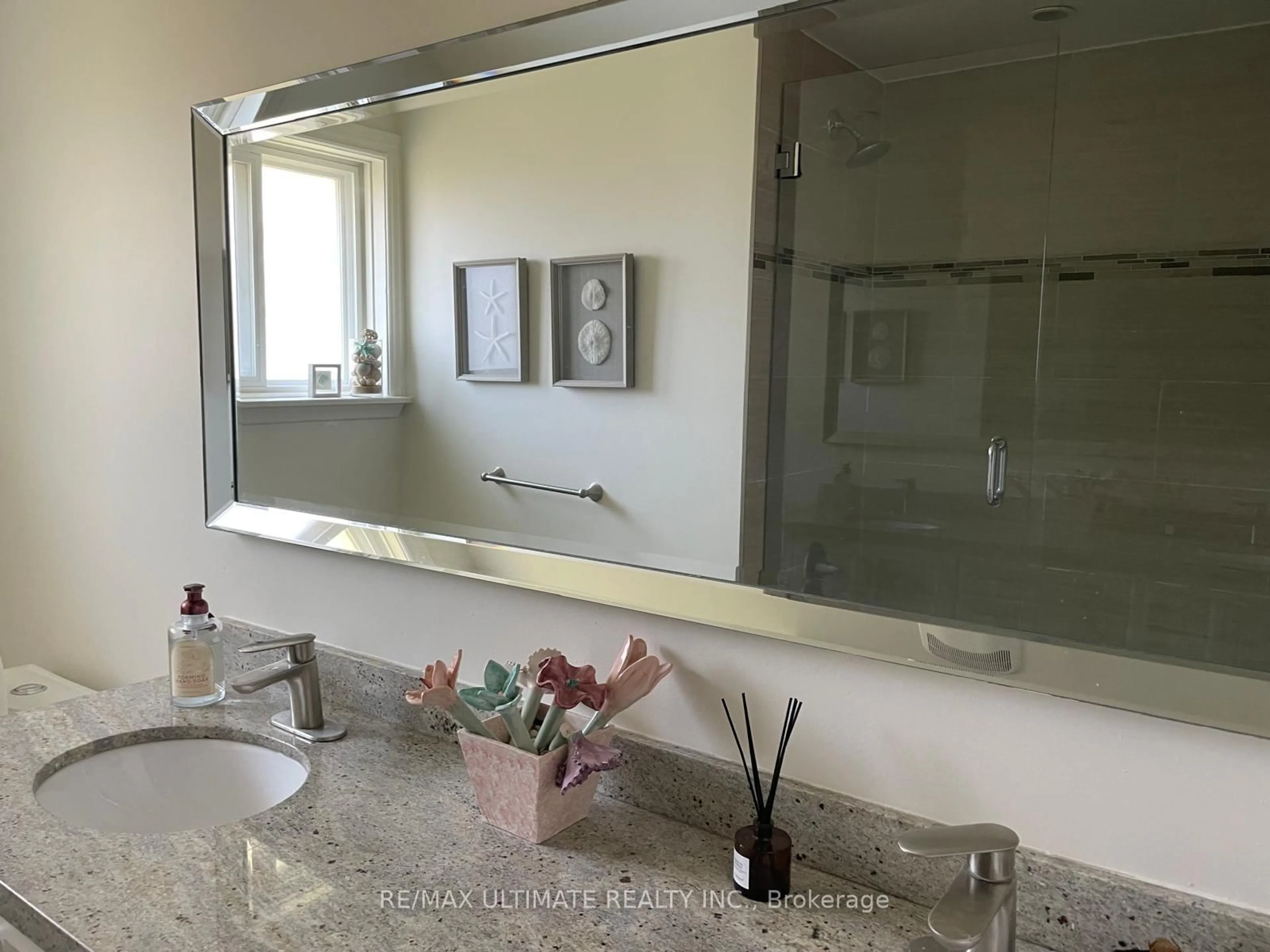 Standard bathroom, ceramic/tile floor for 55 Tollerton Ave, Toronto Ontario M2K 2H4