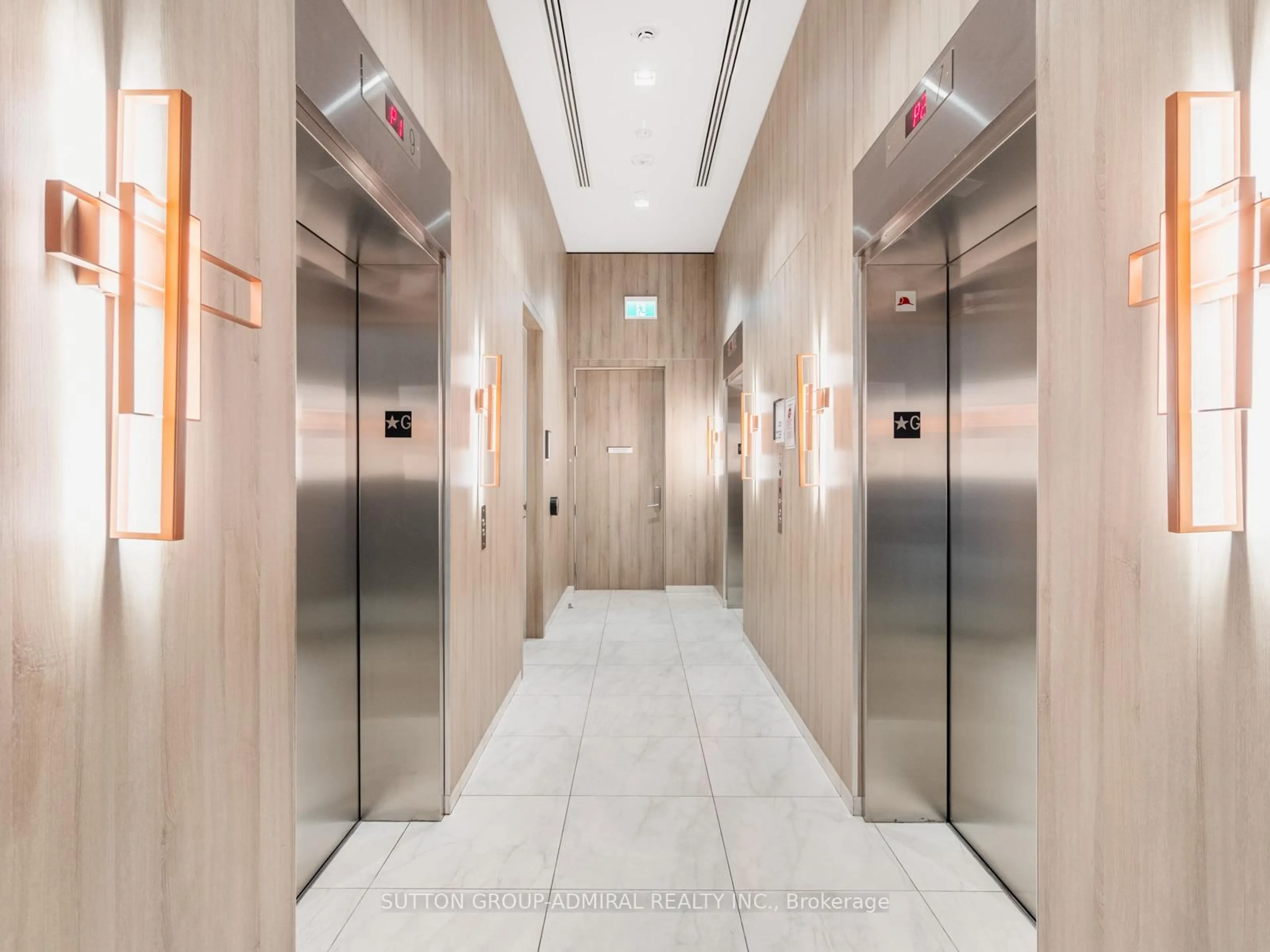 Indoor foyer for 20 O'Neill Rd #533, Toronto Ontario M3C 0R2