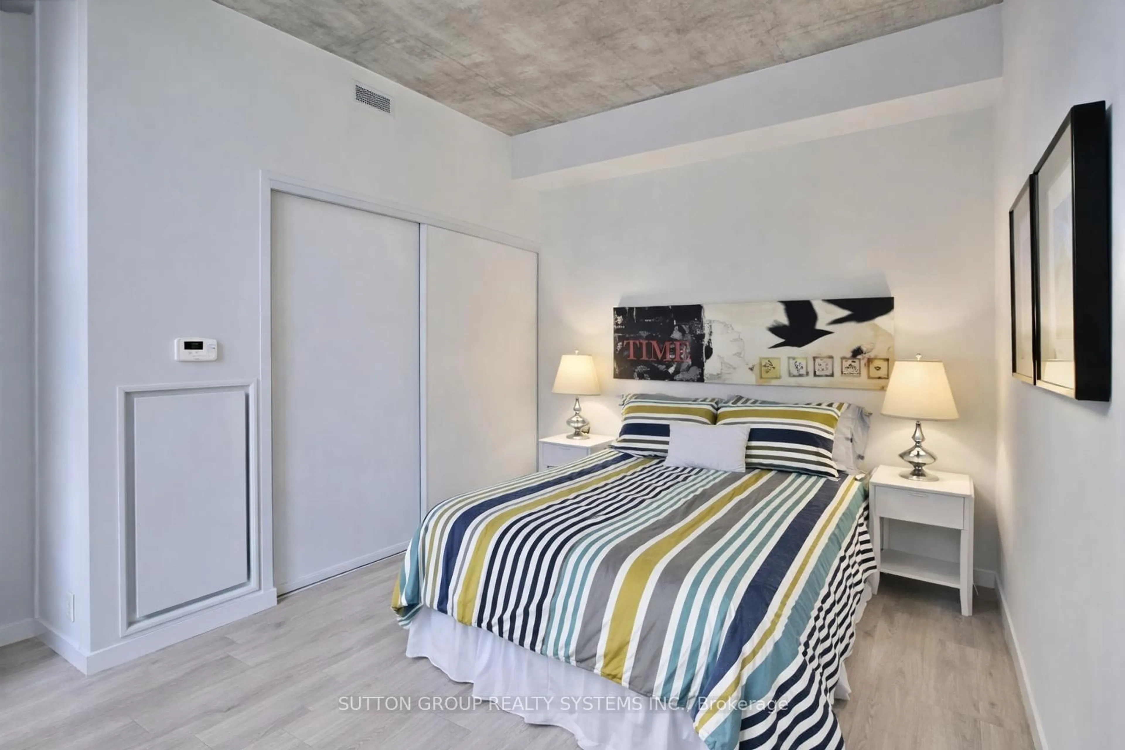 Bedroom with bed, unknown for 478 King St #420, Toronto Ontario M5V 0A8