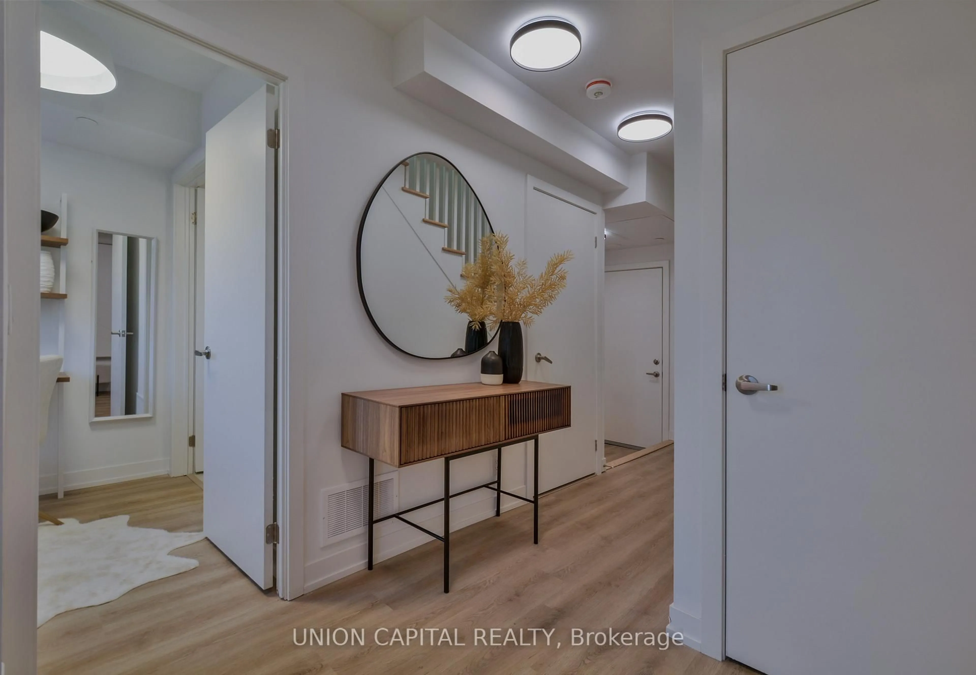 Indoor entryway for 48 Case Ootes Dr, Toronto Ontario M4A 1C5