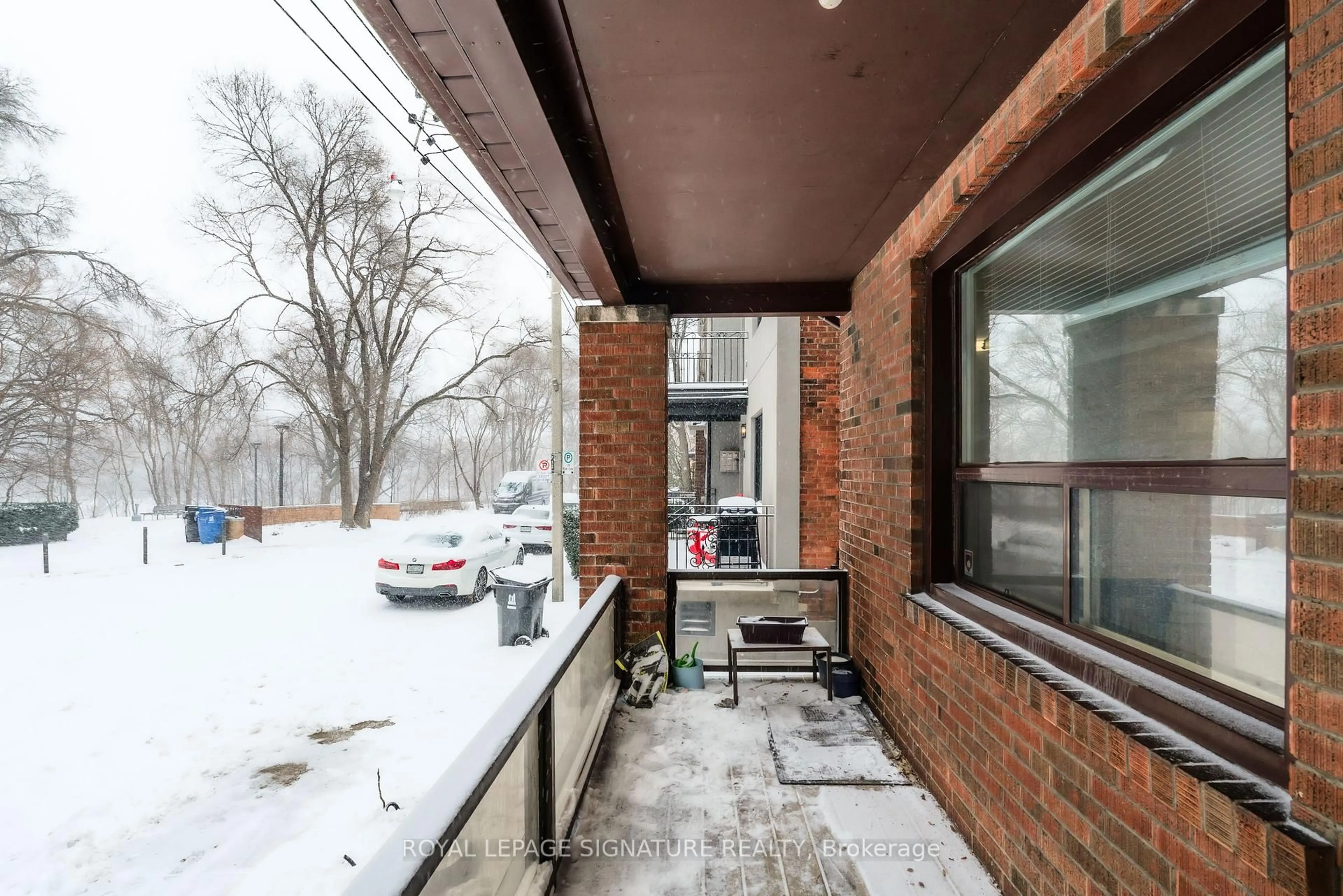 Patio, street for 27 Hillsboro Ave, Toronto Ontario M5R 1S6