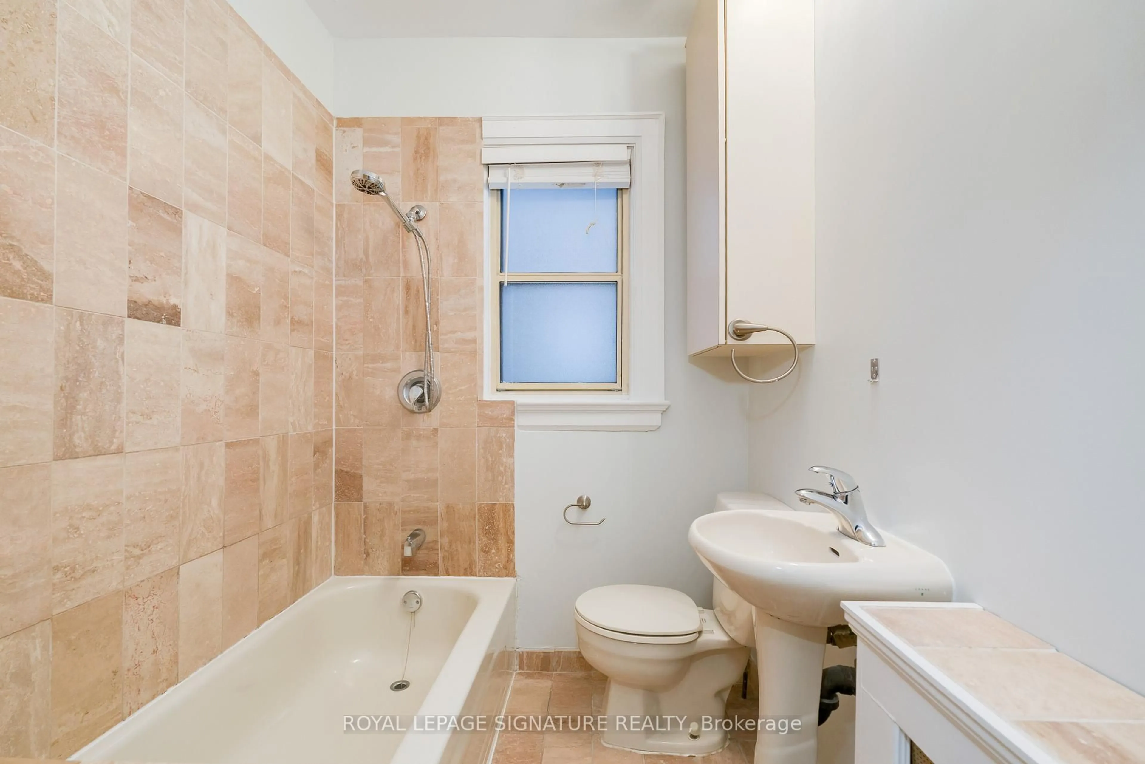 Standard bathroom, ceramic/tile floor for 27 Hillsboro Ave, Toronto Ontario M5R 1S6