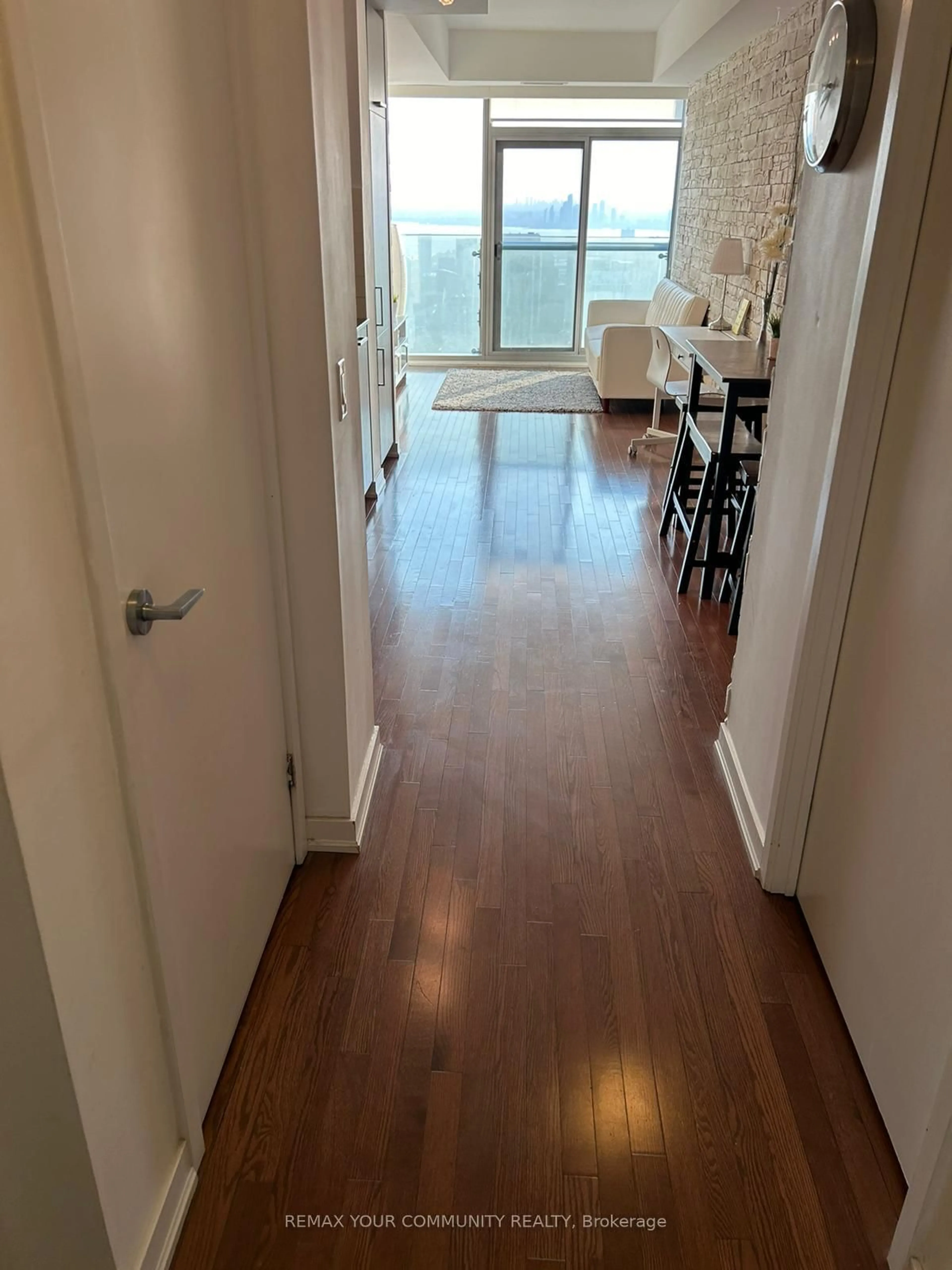 A pic of a room for 14 York St #5707, Toronto Ontario M5J 0B1