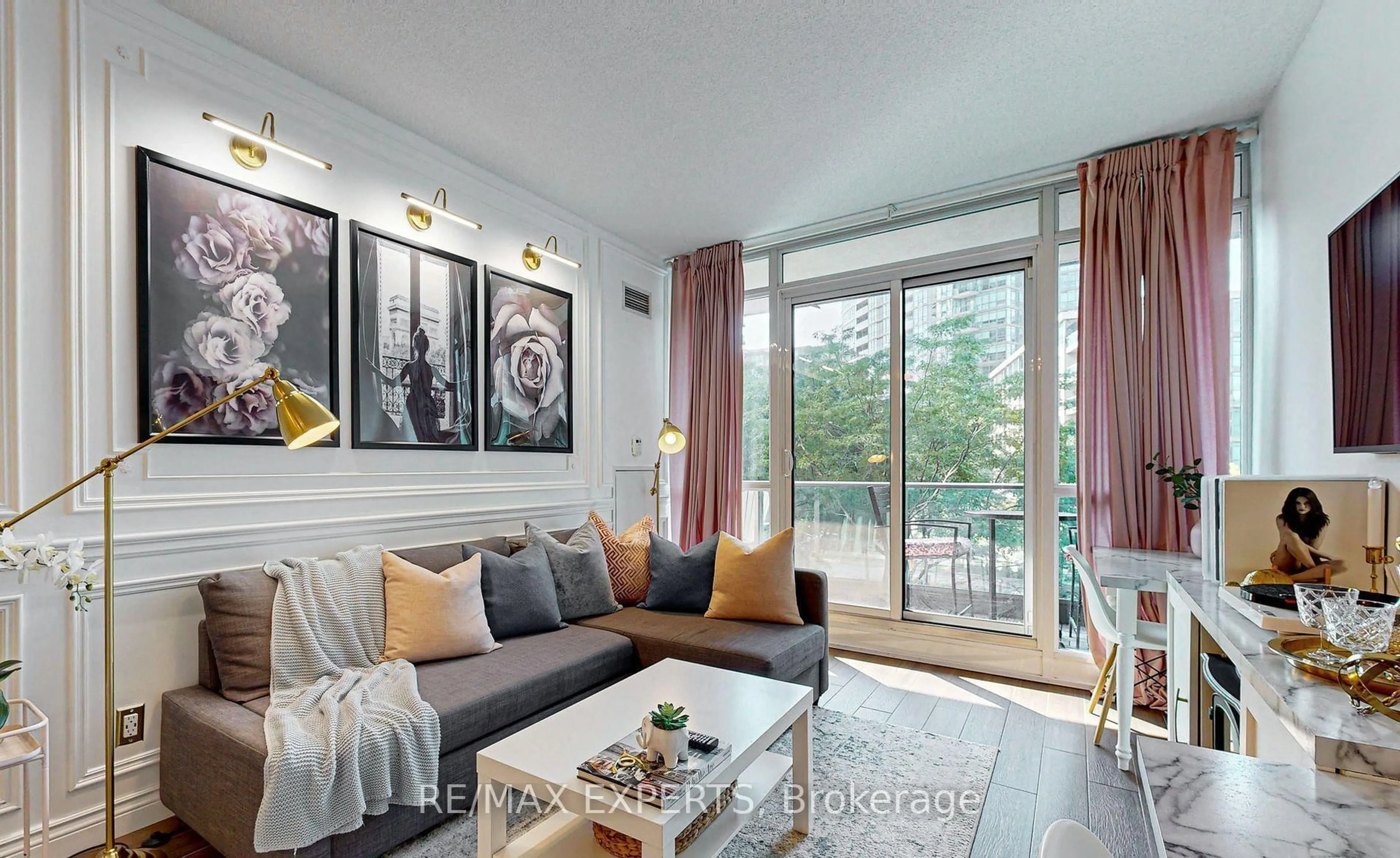 Living room with furniture, wood/laminate floor for 209 Fort York Blvd #355, Toronto Ontario M5V 4A1
