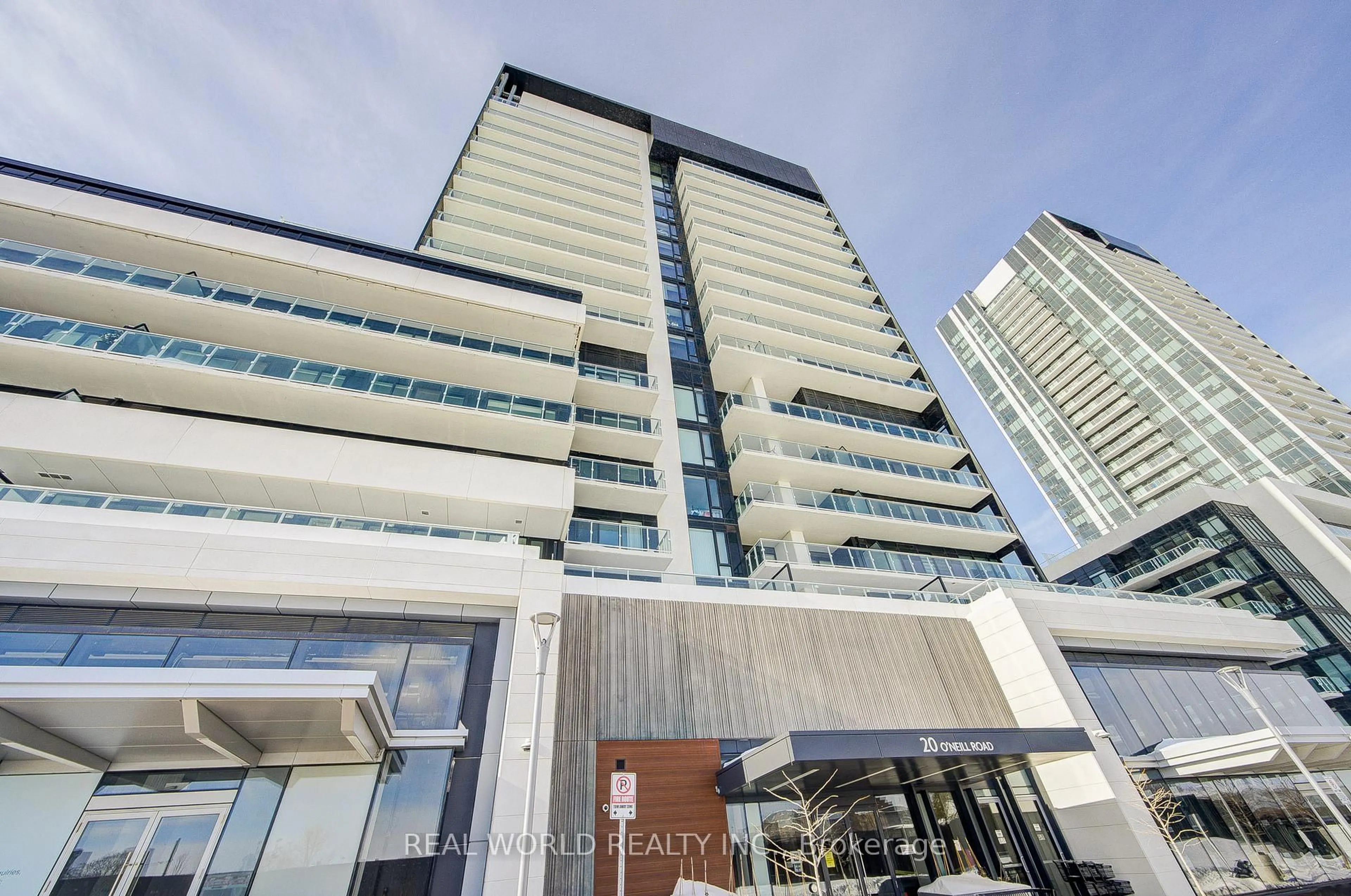 Indoor foyer for 20 O'Neill Rd #1221, Toronto Ontario M3C 0R2