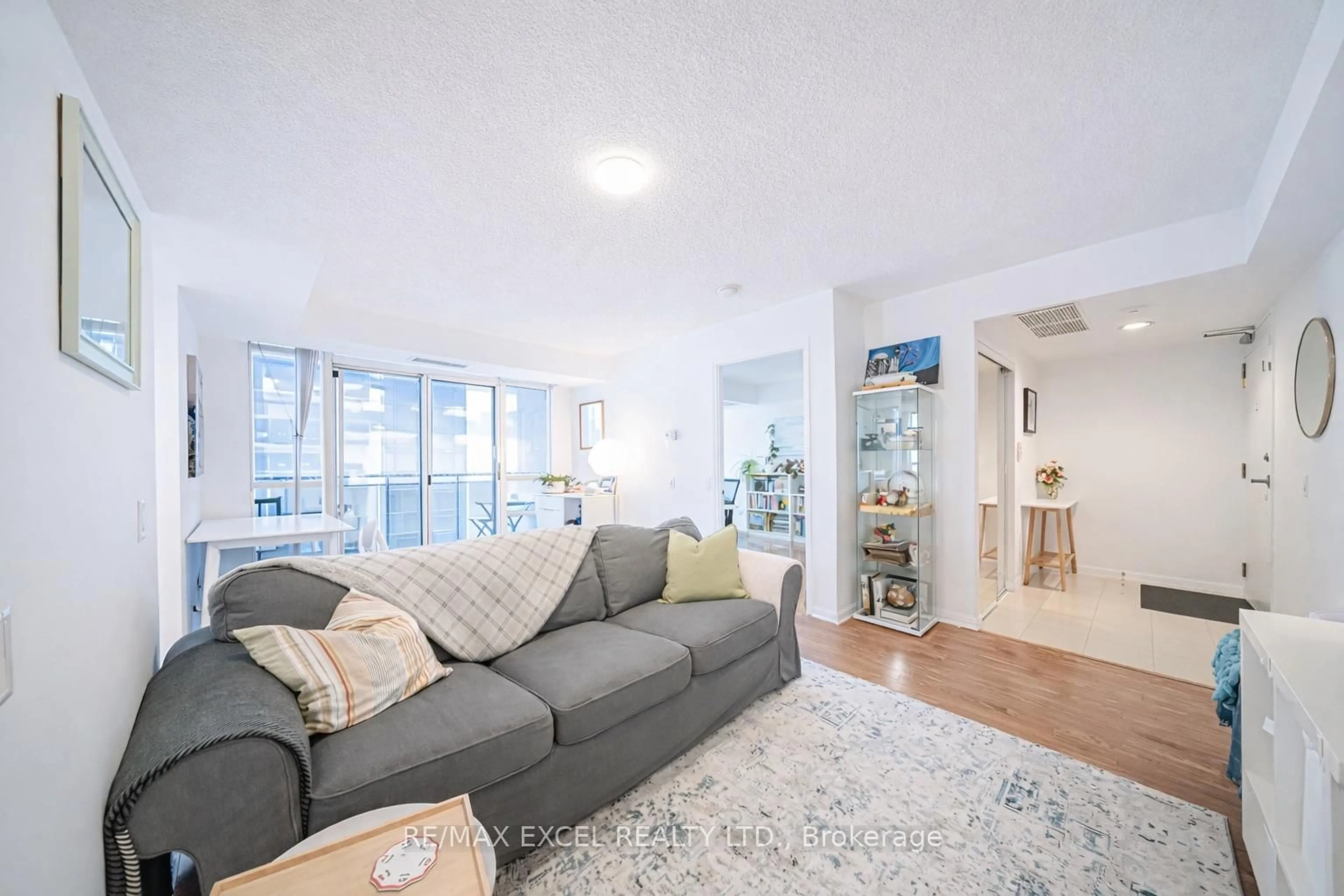 Living room with furniture, unknown for 153 Beecroft Rd #1510, Toronto Ontario M2N 7C5