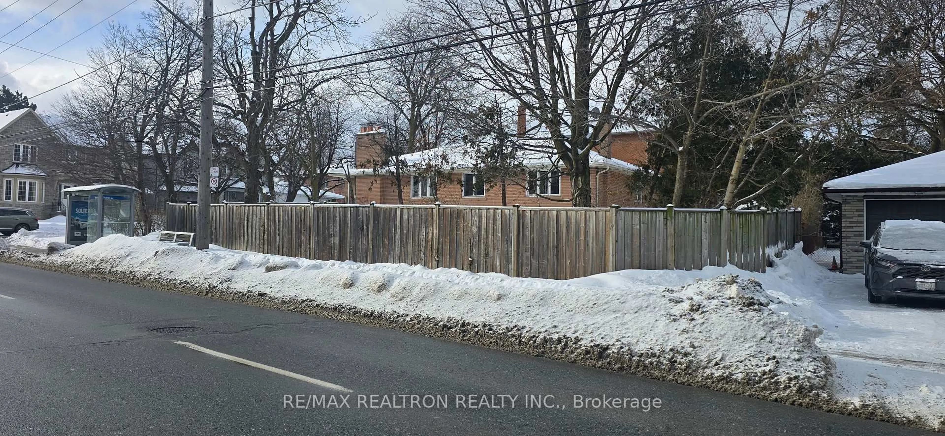 Blurry image for 318 Holmes Ave, Toronto Ontario M2N 4N3