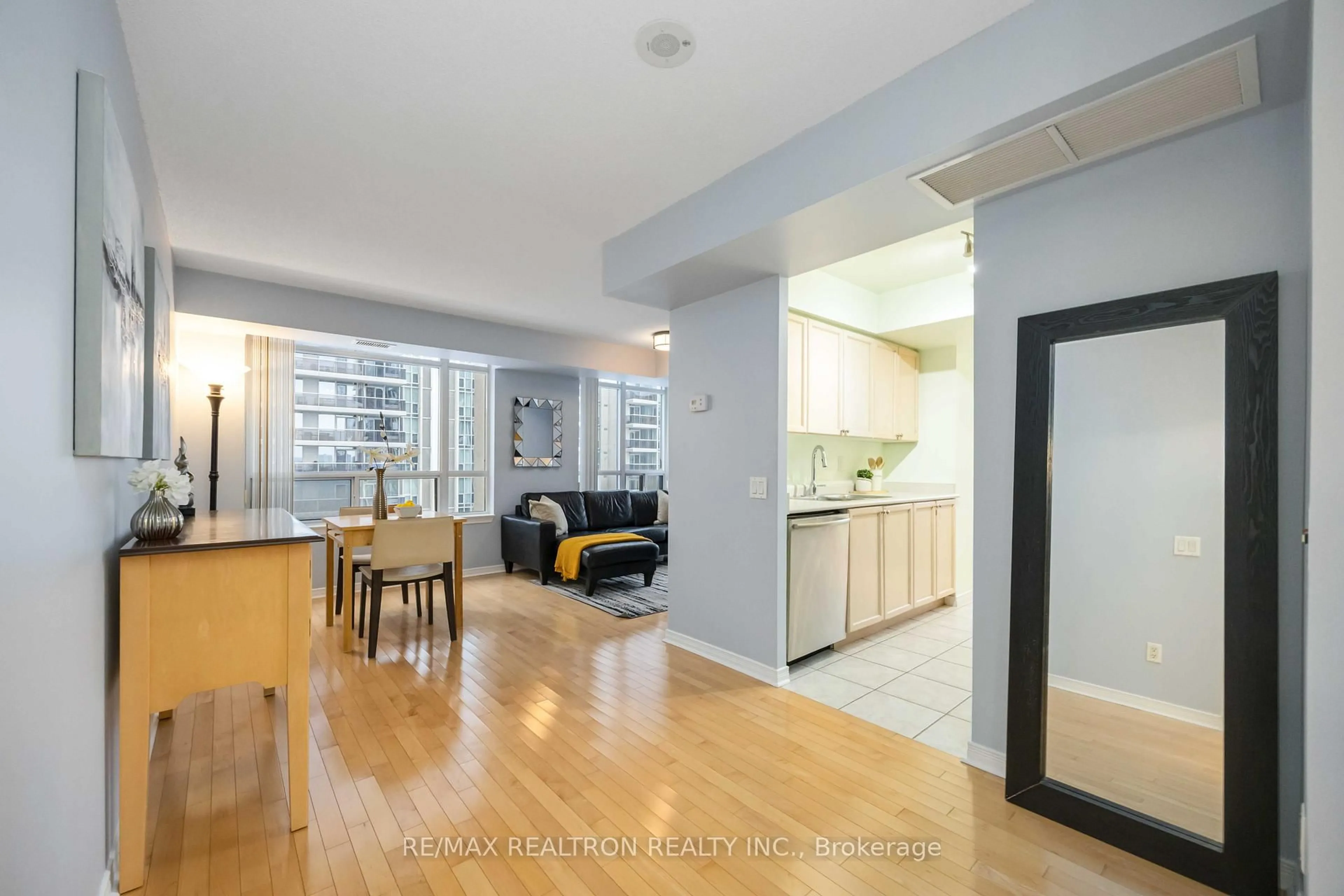Open concept kitchen, unknown for 155 Beecroft Rd #1615, Toronto Ontario M2N 7C6