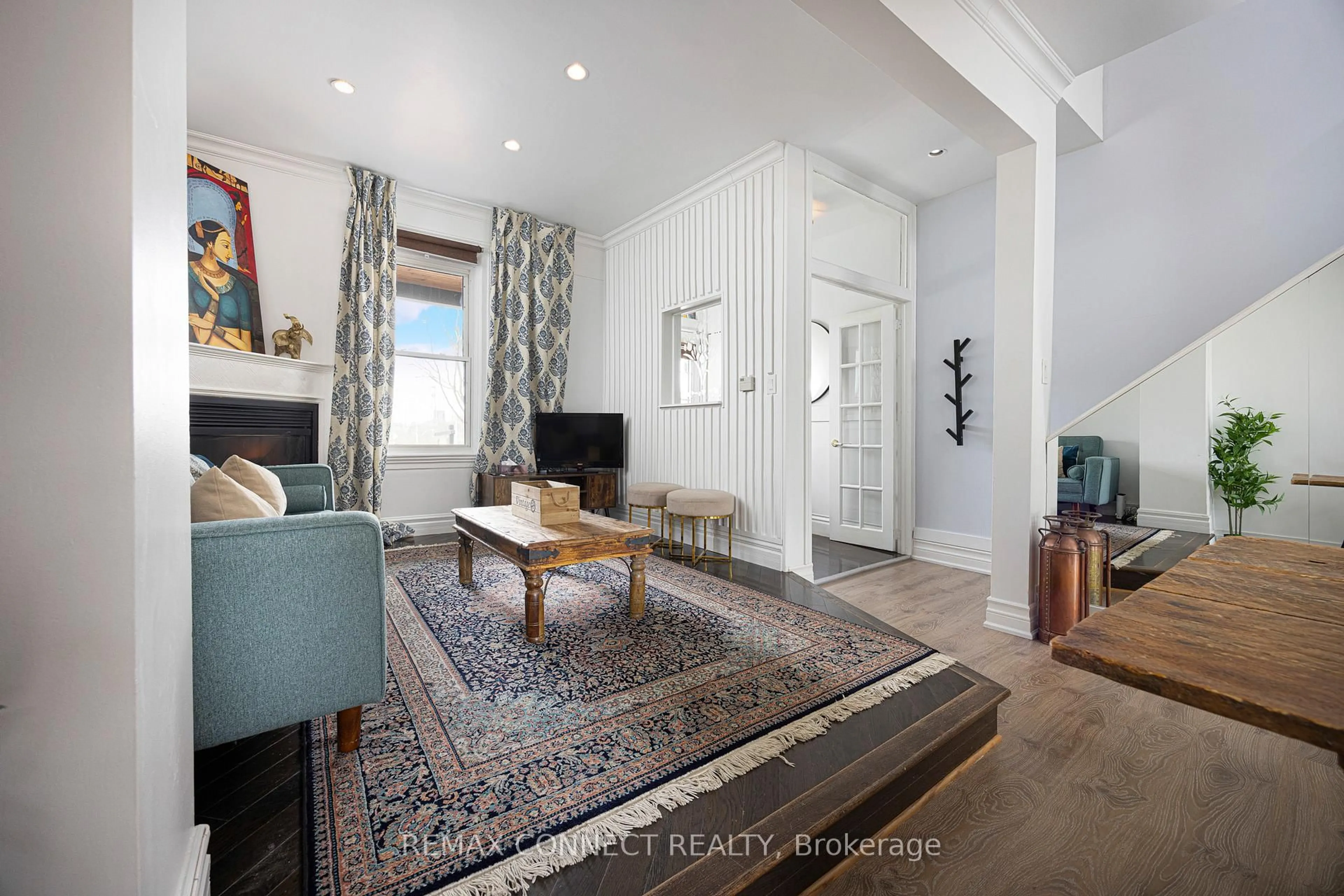 Living room with furniture, unknown for 238 River St, Toronto Ontario M5A 3R1