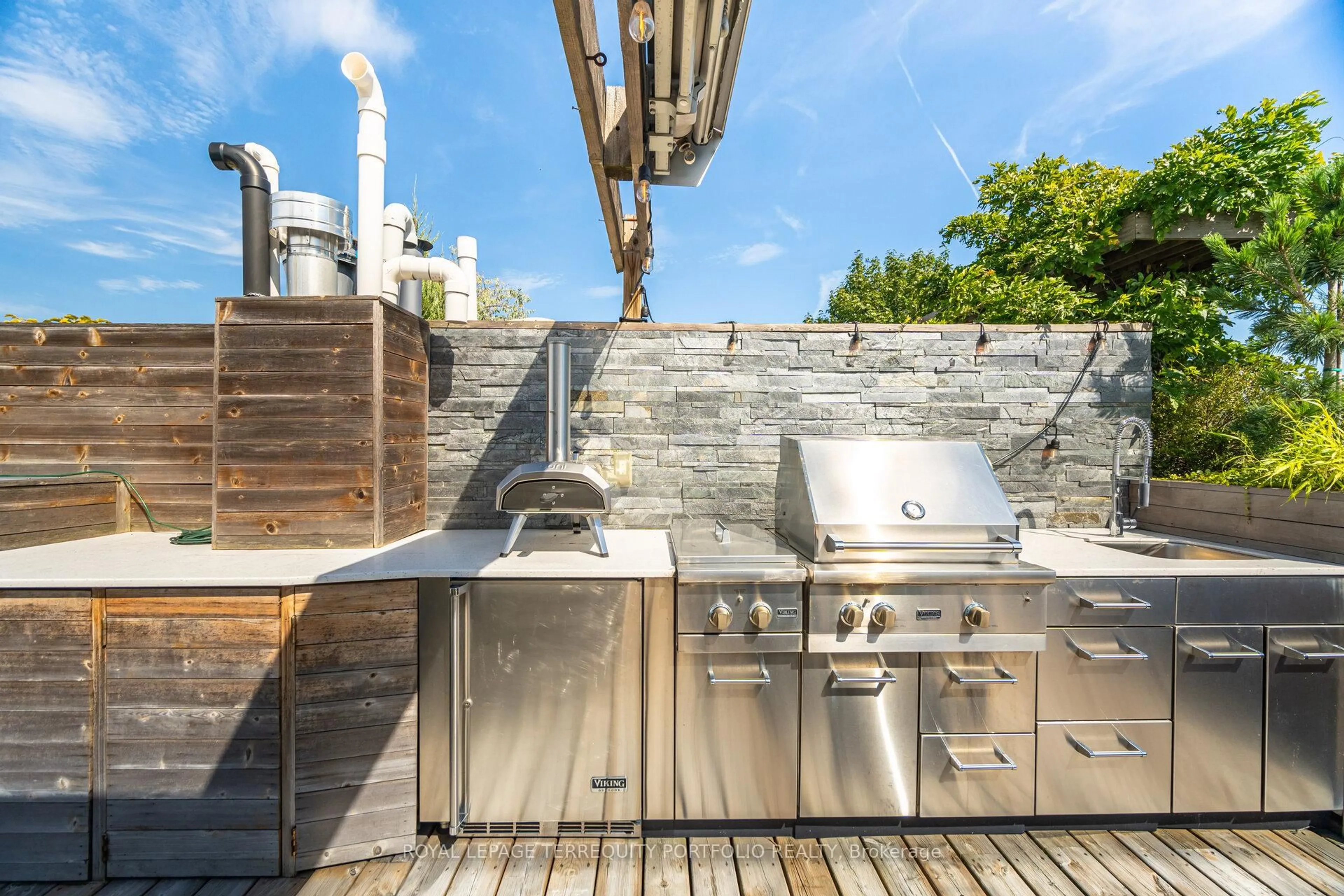 Contemporary kitchen, unknown for 62 Claremont St #3, Toronto Ontario M6J 2M5