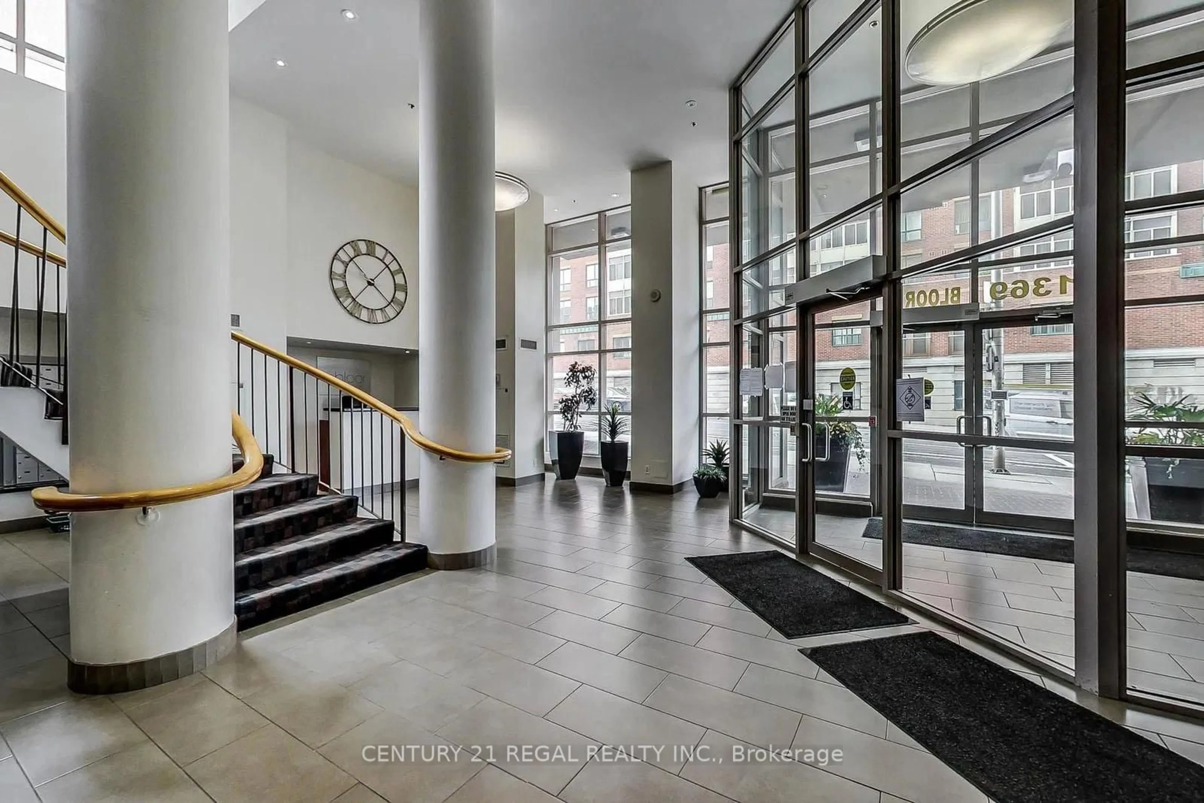 Indoor foyer for 1369 Bloor St #1313, Toronto Ontario M6P 4J4