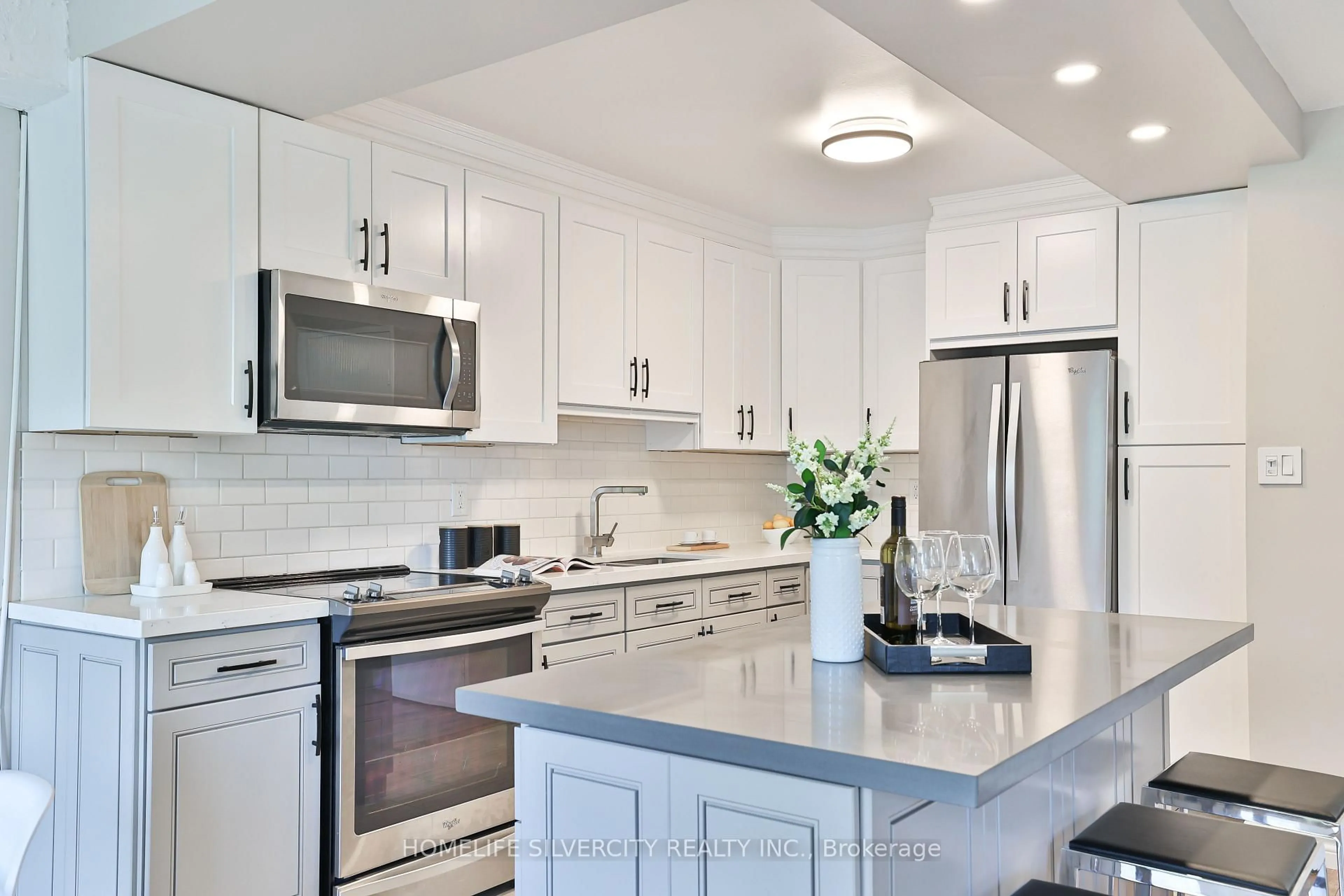 Contemporary kitchen, ceramic/tile floor for 20 Edgecliff Gfwy #105, Toronto Ontario M3C 3A4