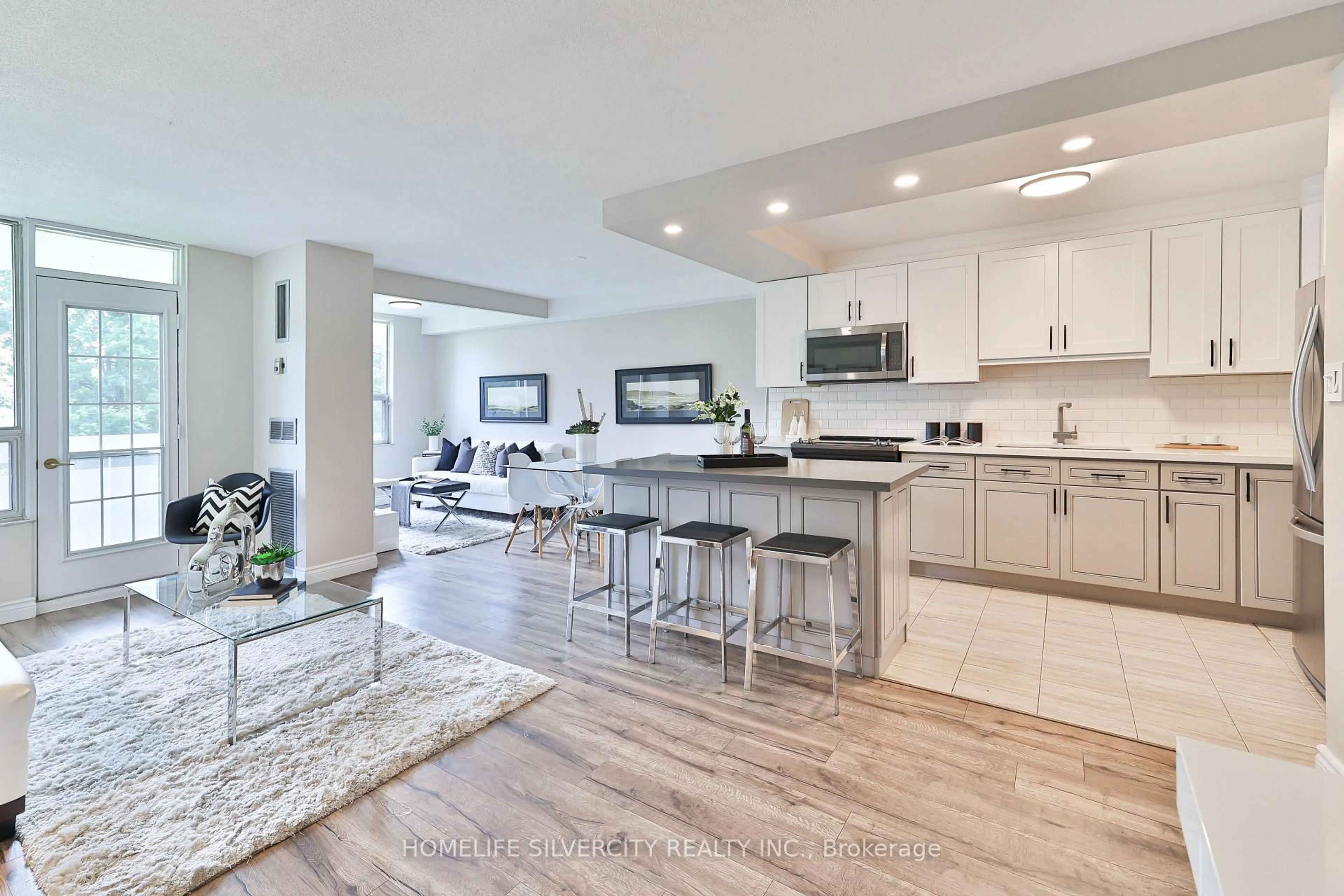 Open concept kitchen, unknown for 20 Edgecliff Gfwy #105, Toronto Ontario M3C 3A4