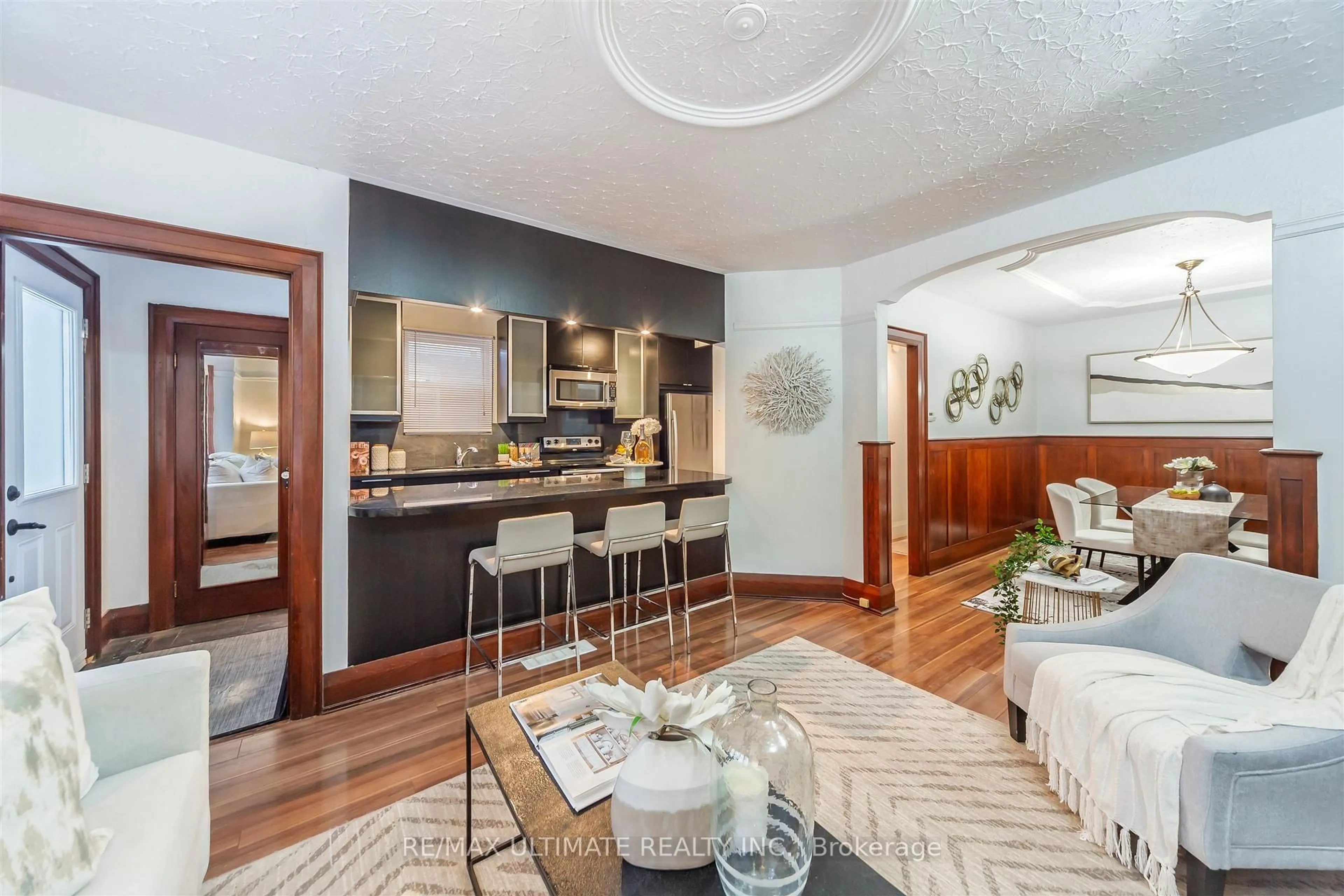 Open concept kitchen, unknown for 46 Lorindale Ave, Toronto Ontario M5M 3C2