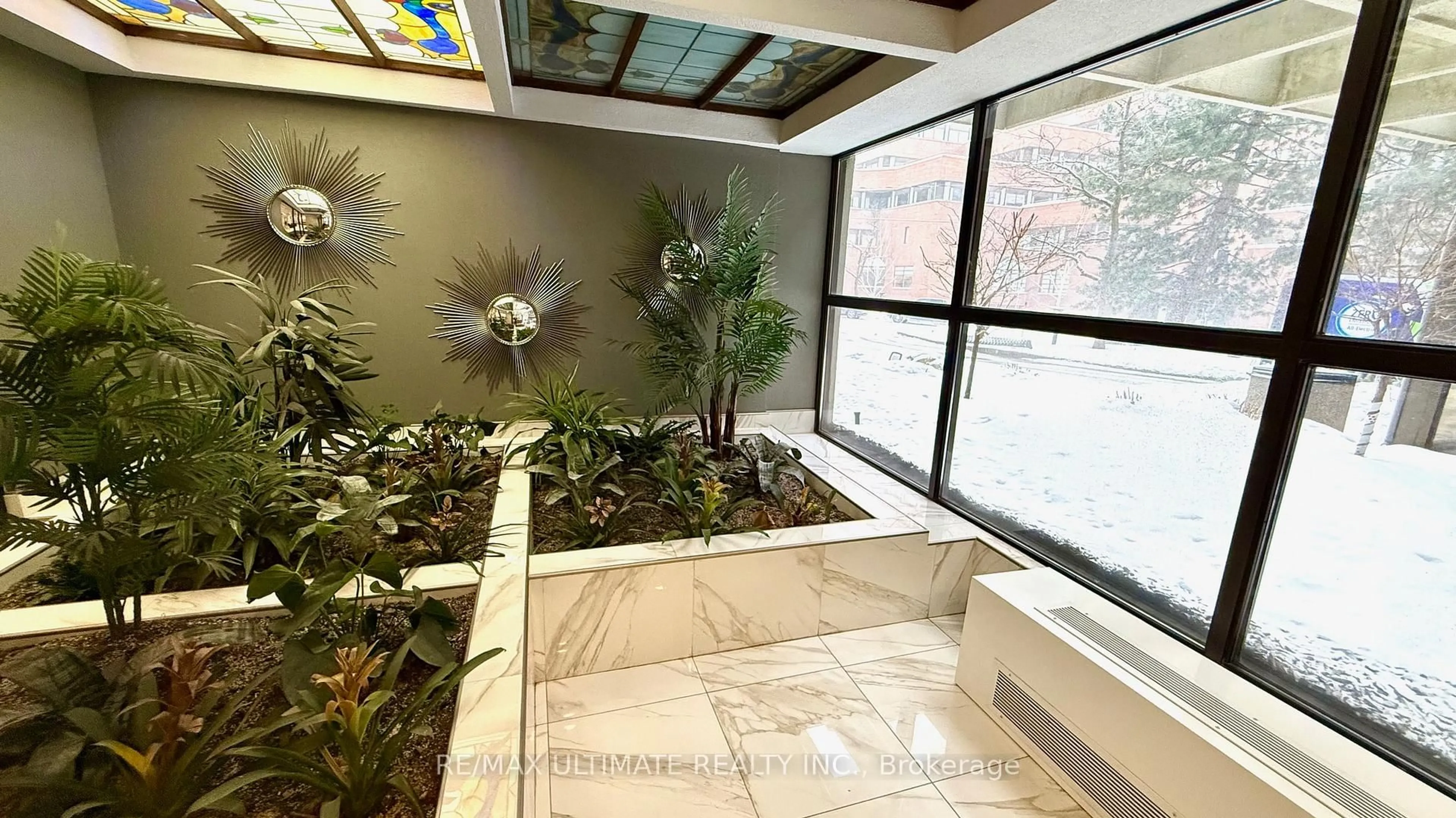 Indoor foyer for 33 Elmhurst Ave #1205, Toronto Ontario M2N 6G8