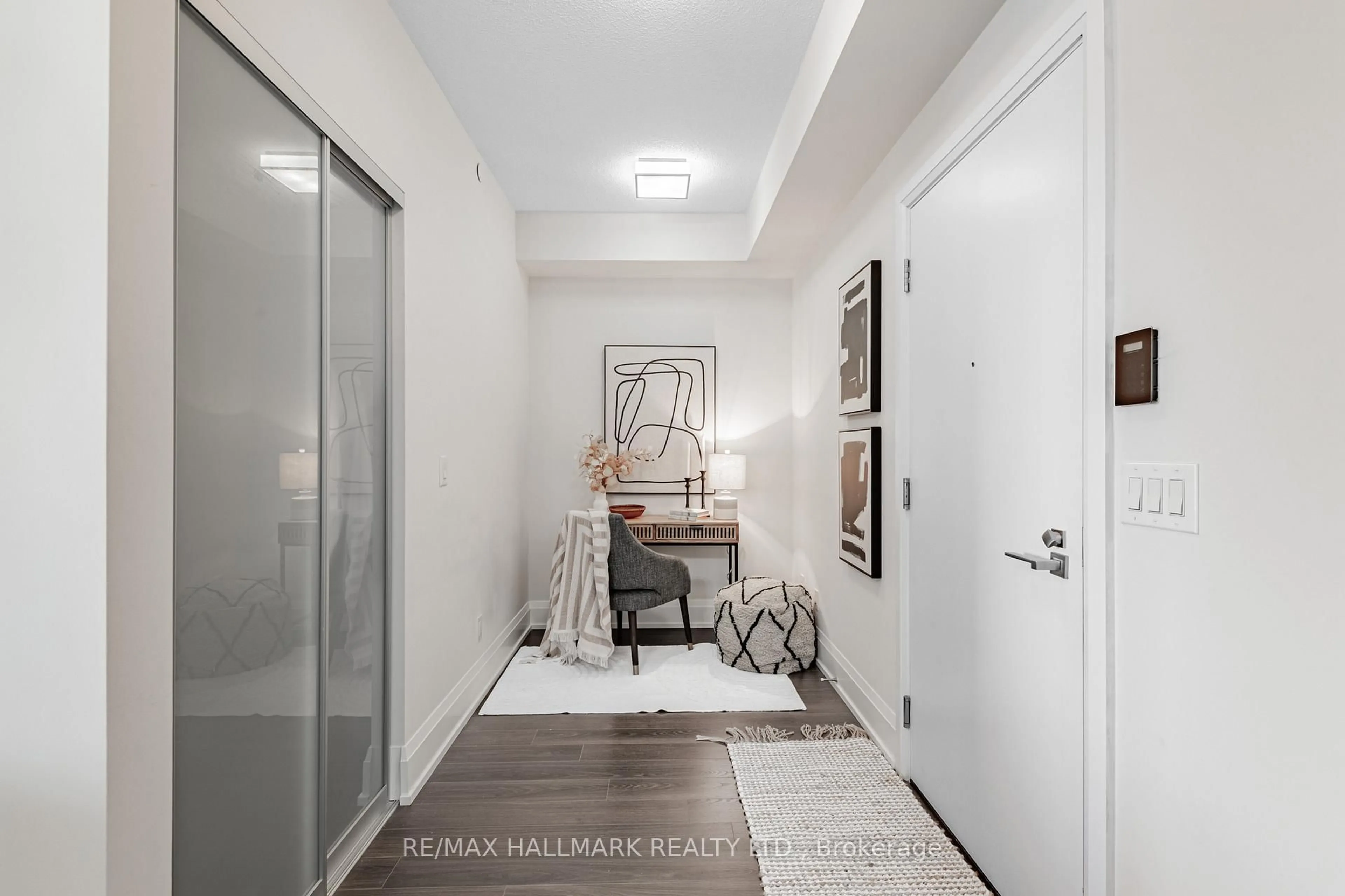 Indoor entryway for 120 Harrison Garden Blvd #508, Toronto Ontario M2N 0H1