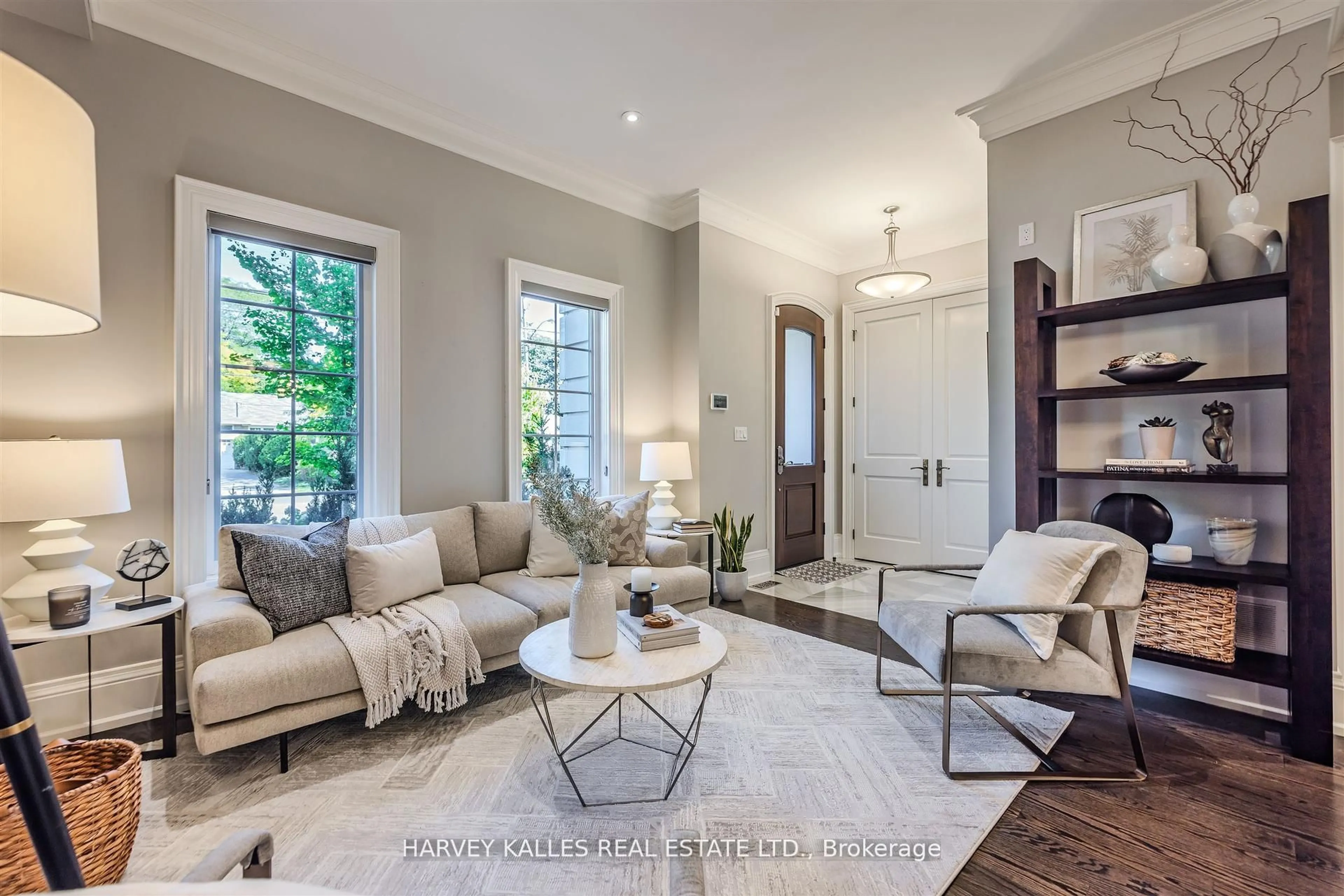 Living room with furniture, unknown for 2638A Bayview Ave, Toronto Ontario M2L 1B7