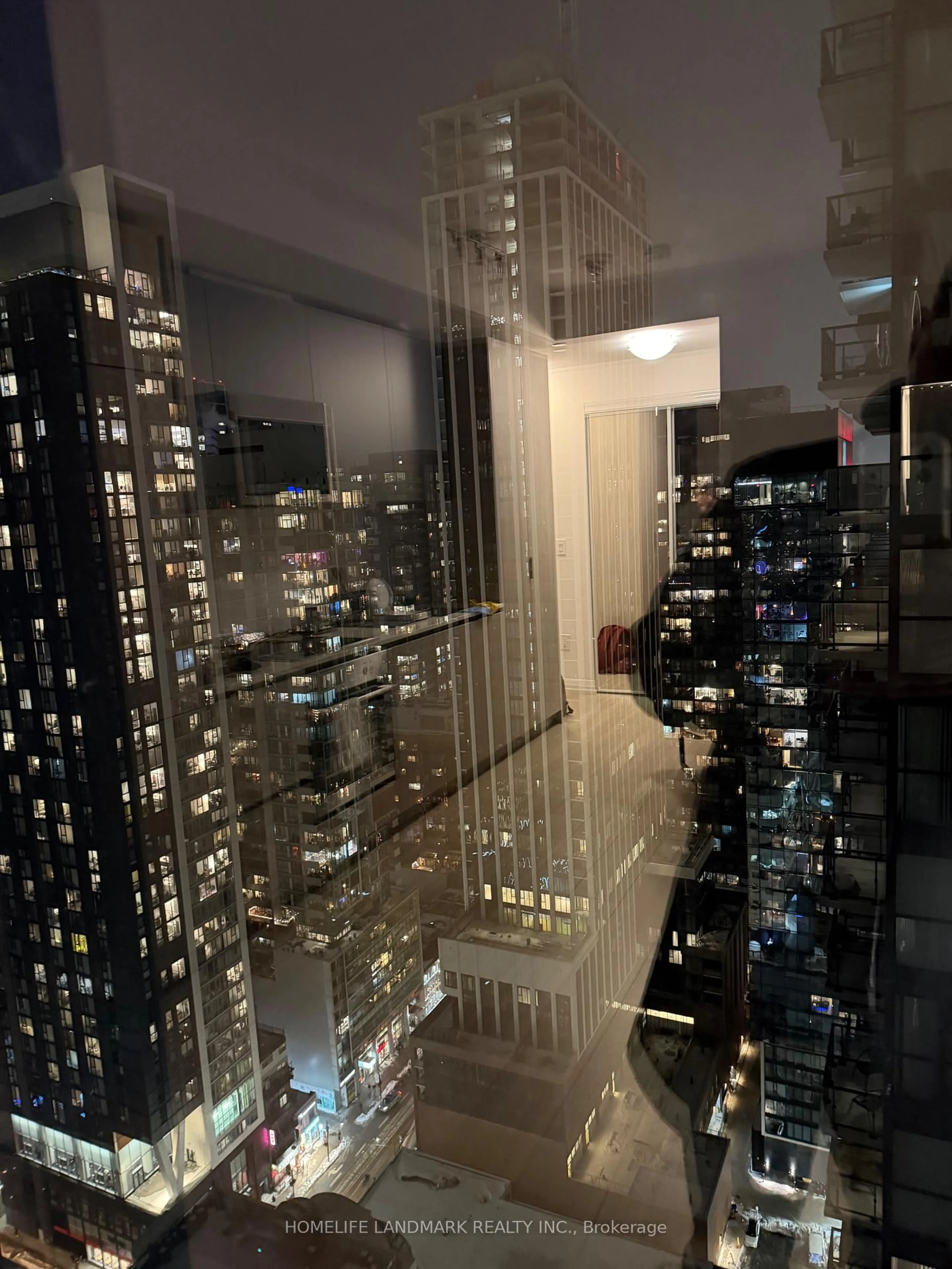 Indoor foyer for 8 Widmer St #3715, Toronto Ontario M5V 0W6