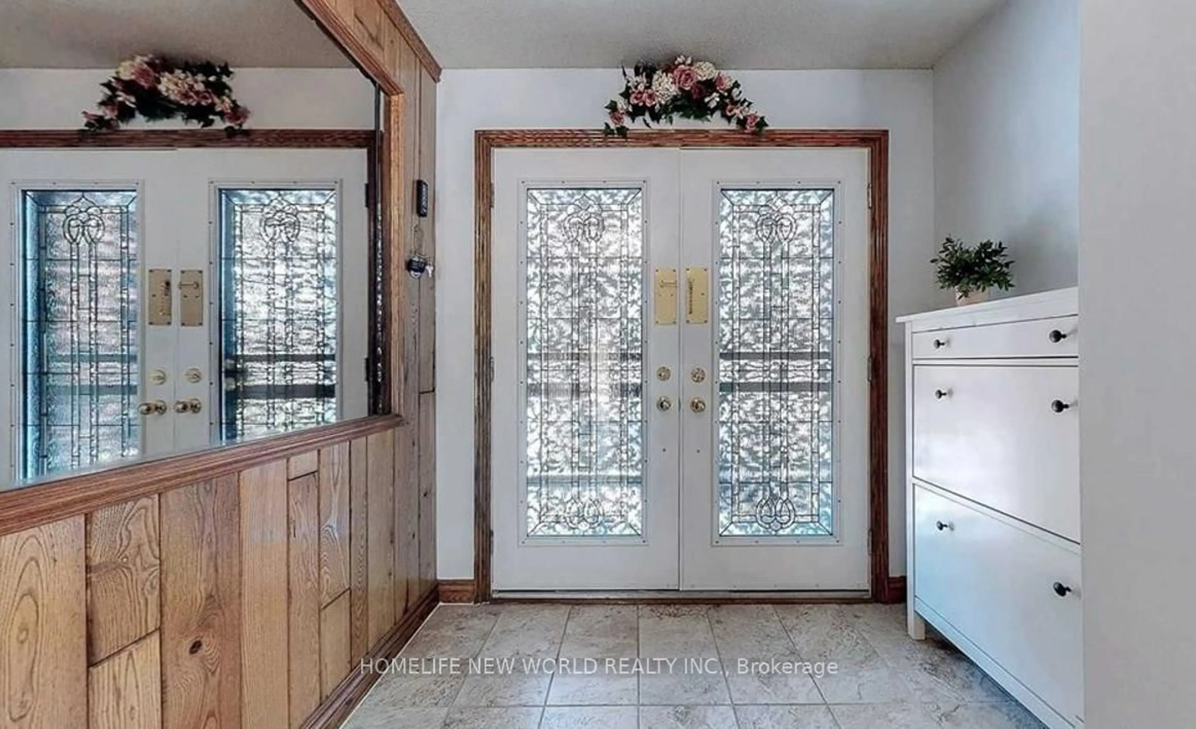 Indoor entryway for 58 Marathon Cres, Toronto Ontario M2R 2L7