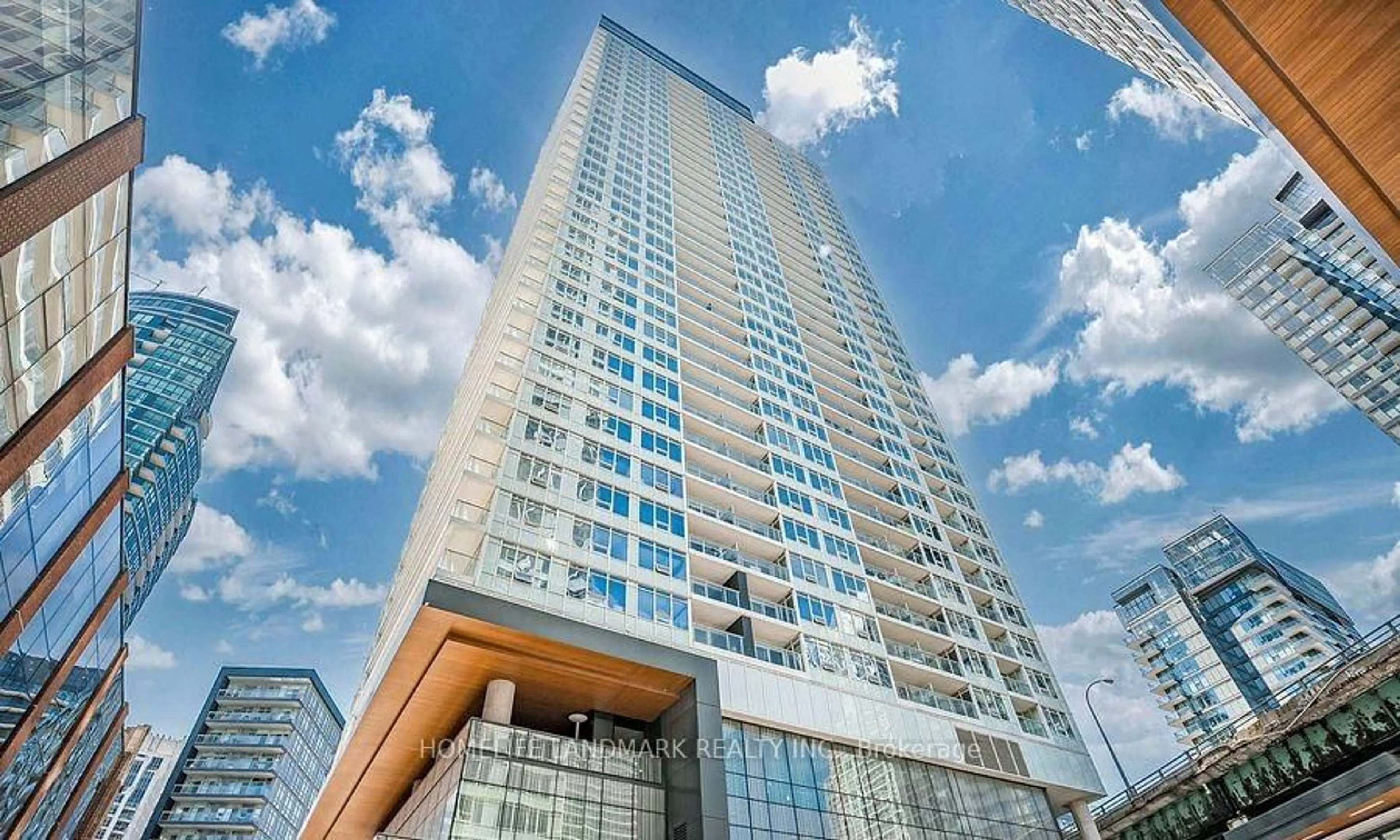 Indoor foyer for 19 Bathurst St #605, Toronto Ontario M5V 0N2