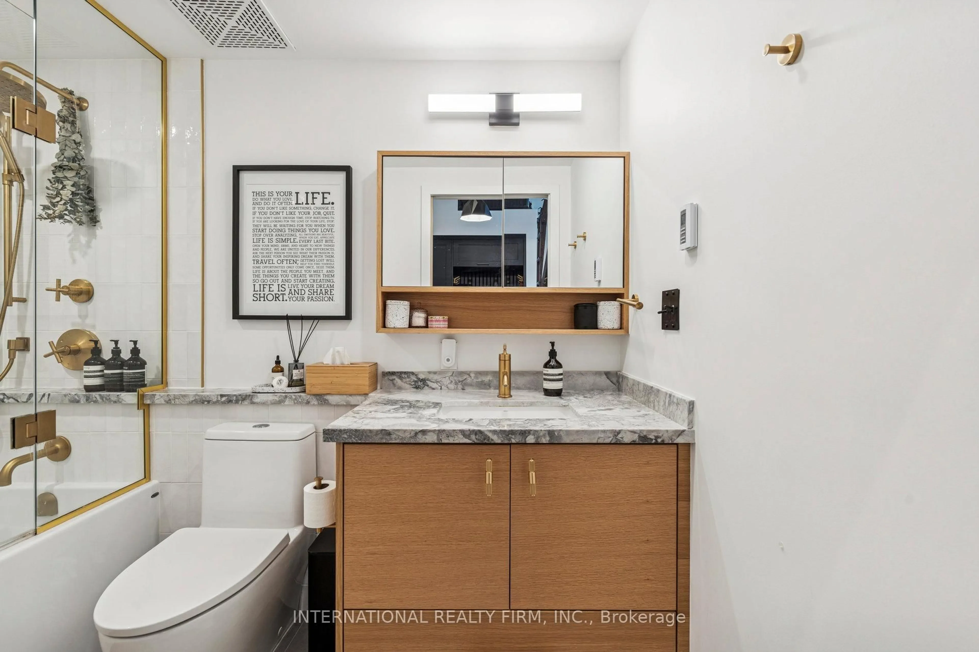 Standard bathroom, ceramic/tile floor for 637 Lake Shore Blvd #303, Toronto Ontario M5V 3J6