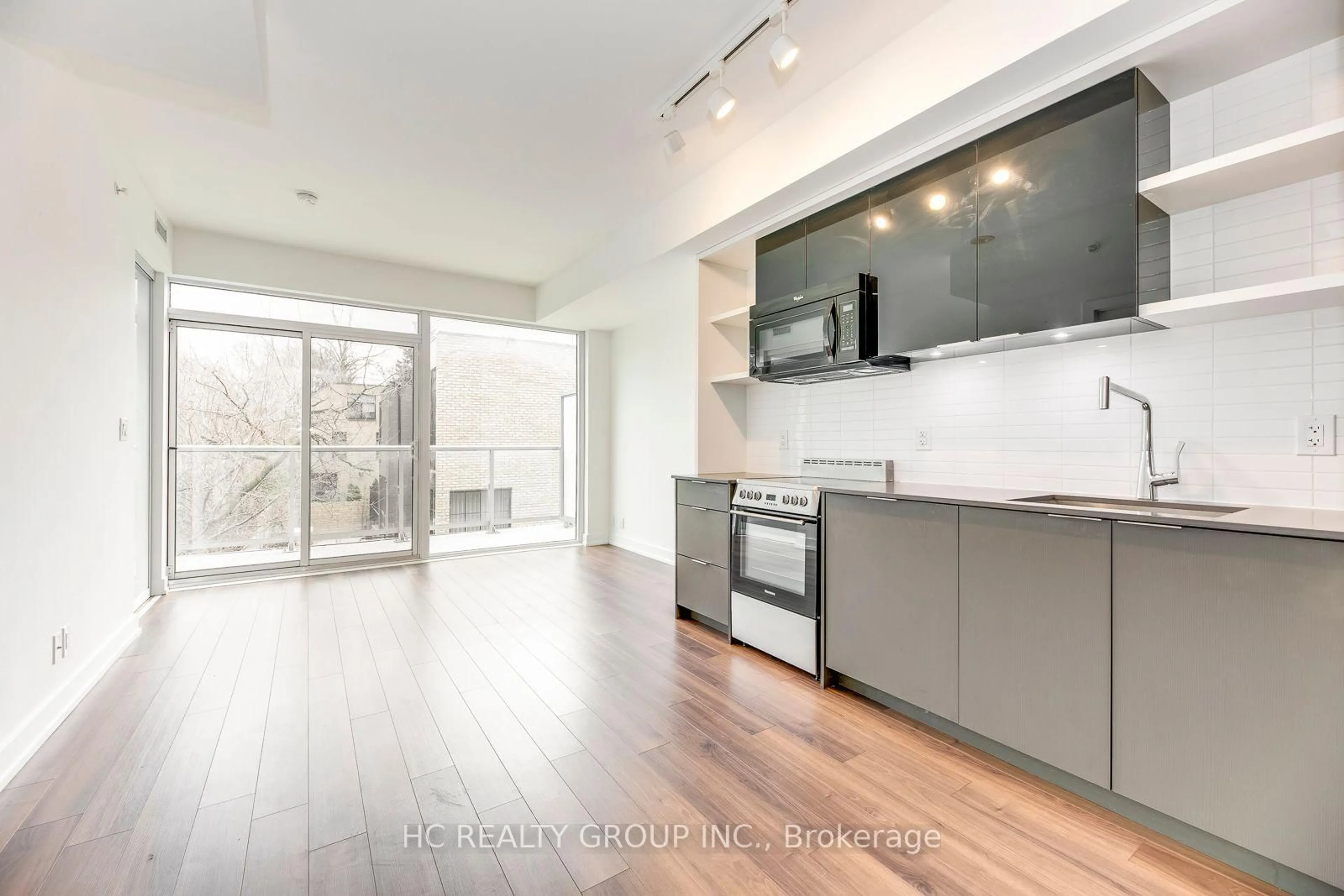Open concept kitchen, unknown for 6 Parkwood Ave #302, Toronto Ontario M4V 0A3