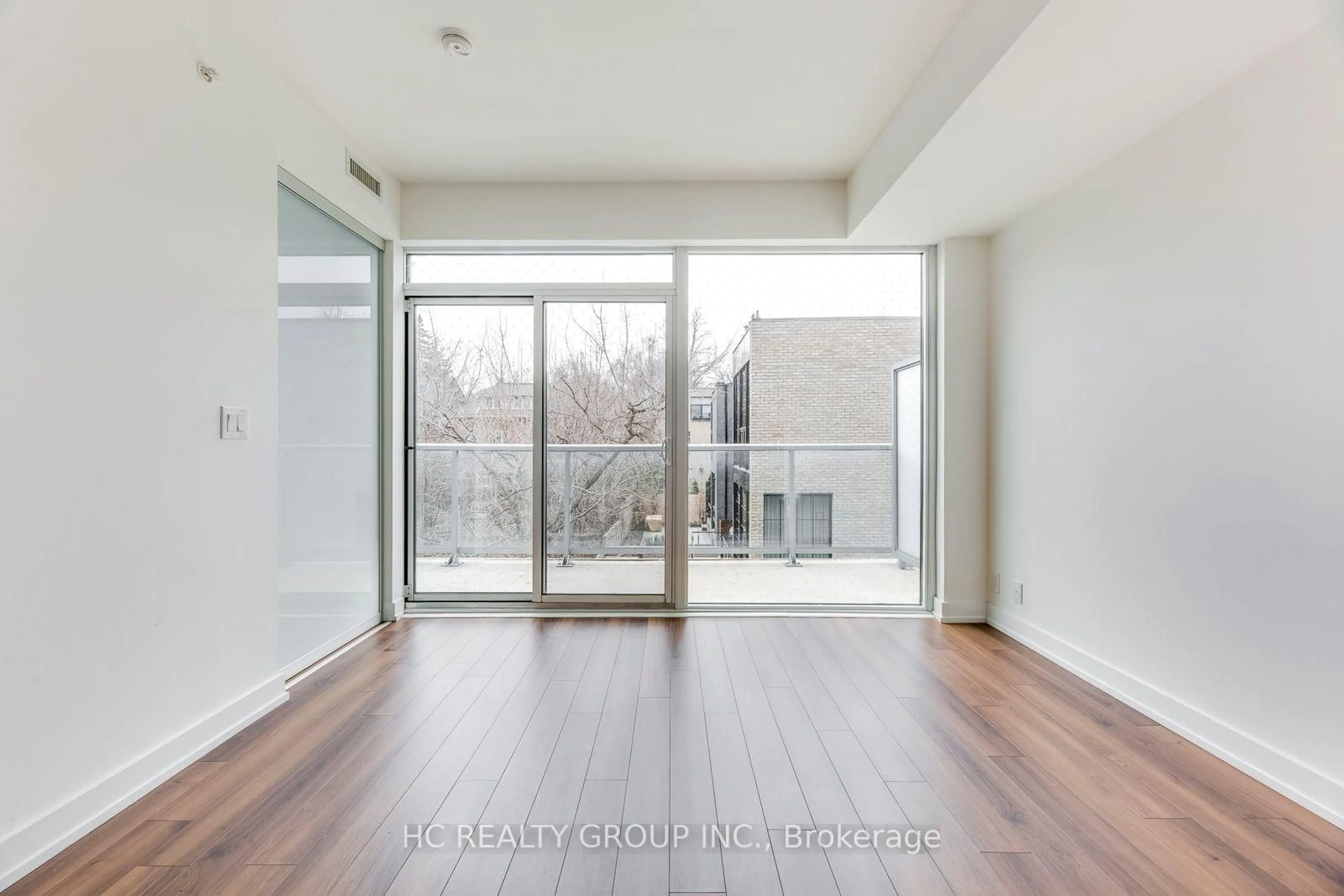 Unknown for 6 Parkwood Ave #302, Toronto Ontario M4V 0A3