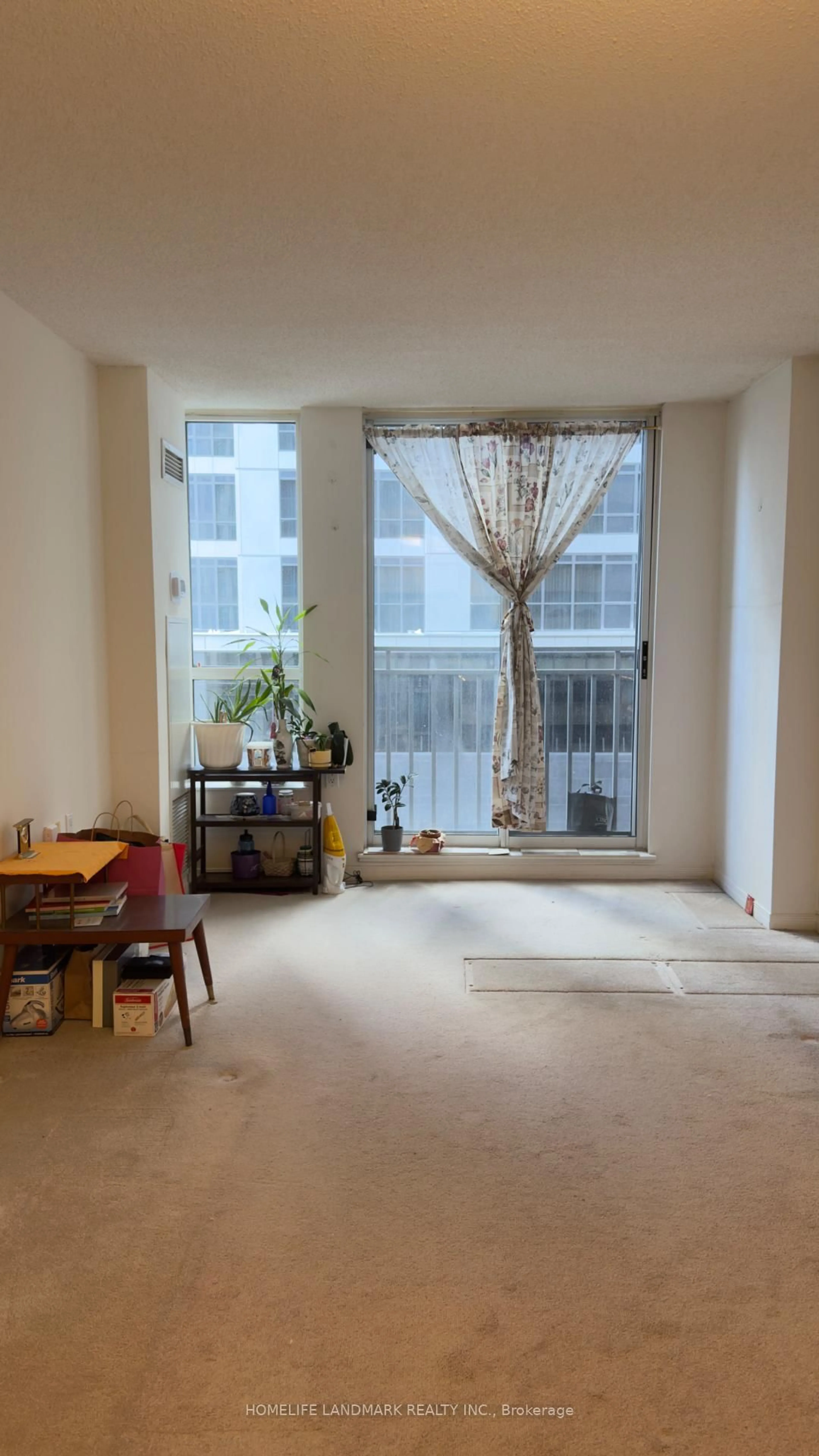 A pic of a room for 388 Bloor St #807, Toronto Ontario M4W 3W9