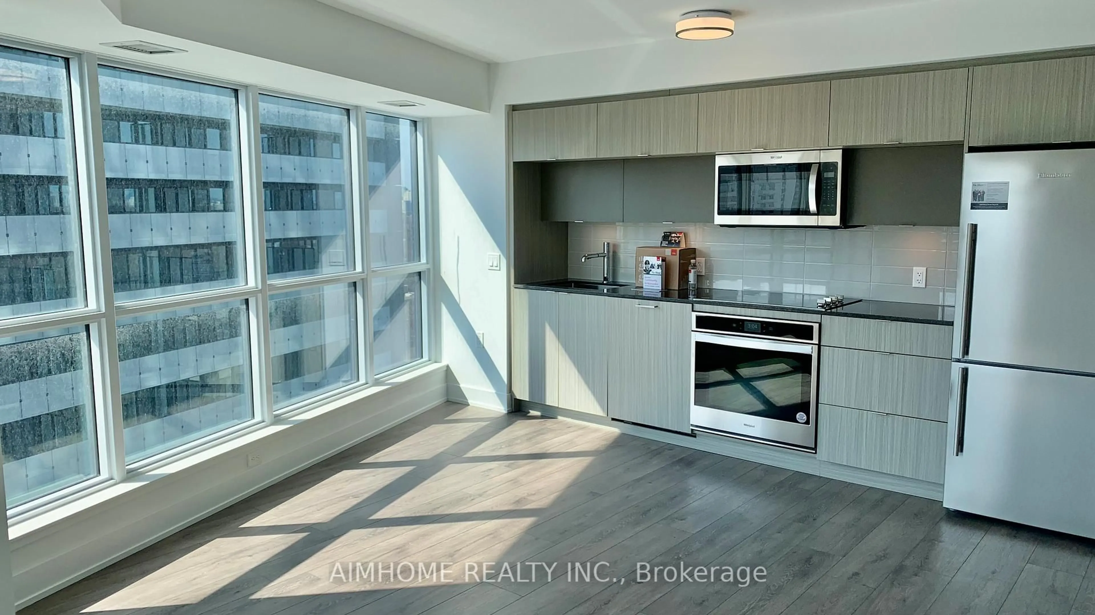 Unknown for 585 Bloor St #1722, Toronto Ontario M4W 0B3