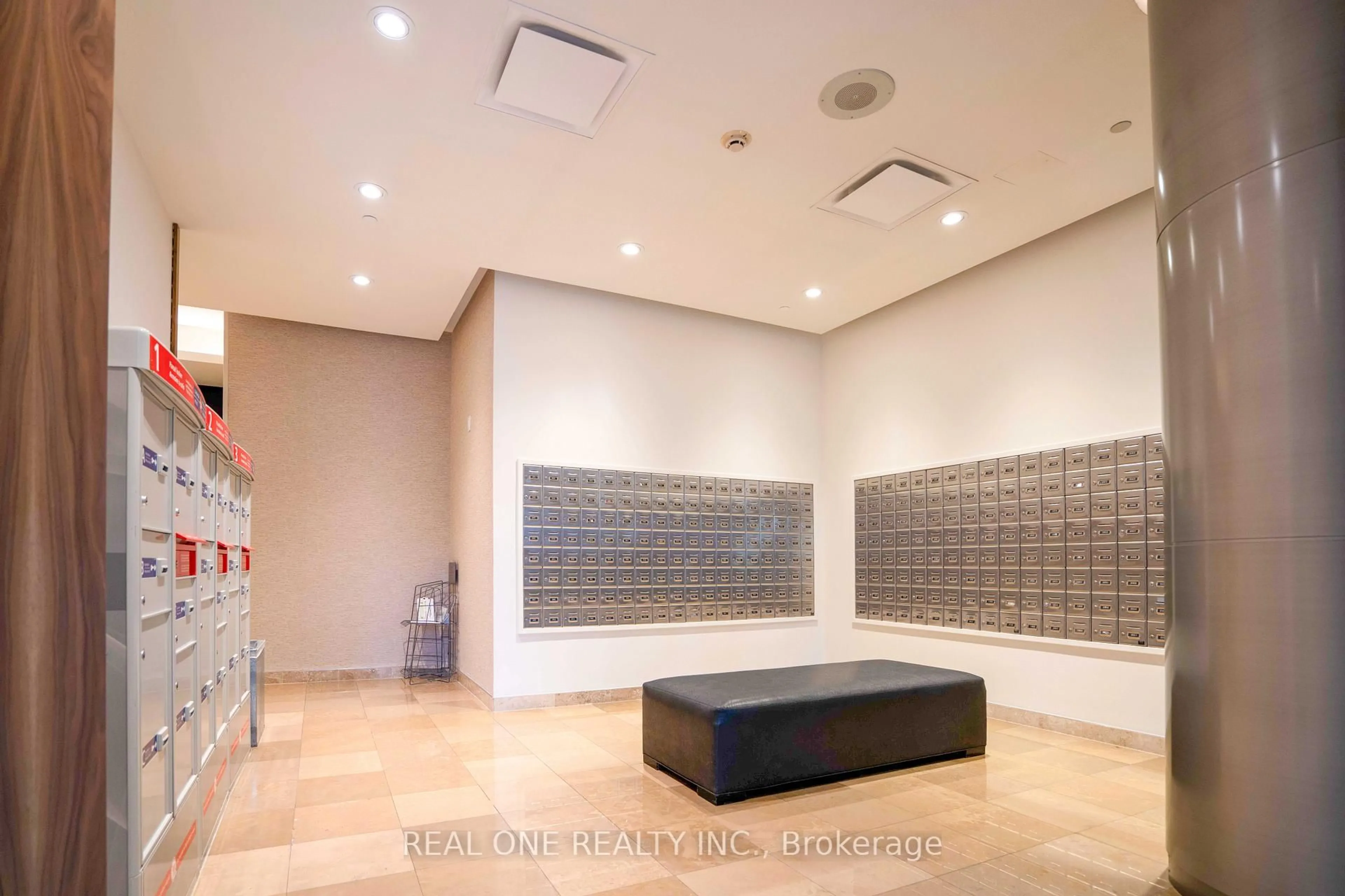 Indoor foyer for 5 Northtown Way #1101, Toronto Ontario M2N 7A1