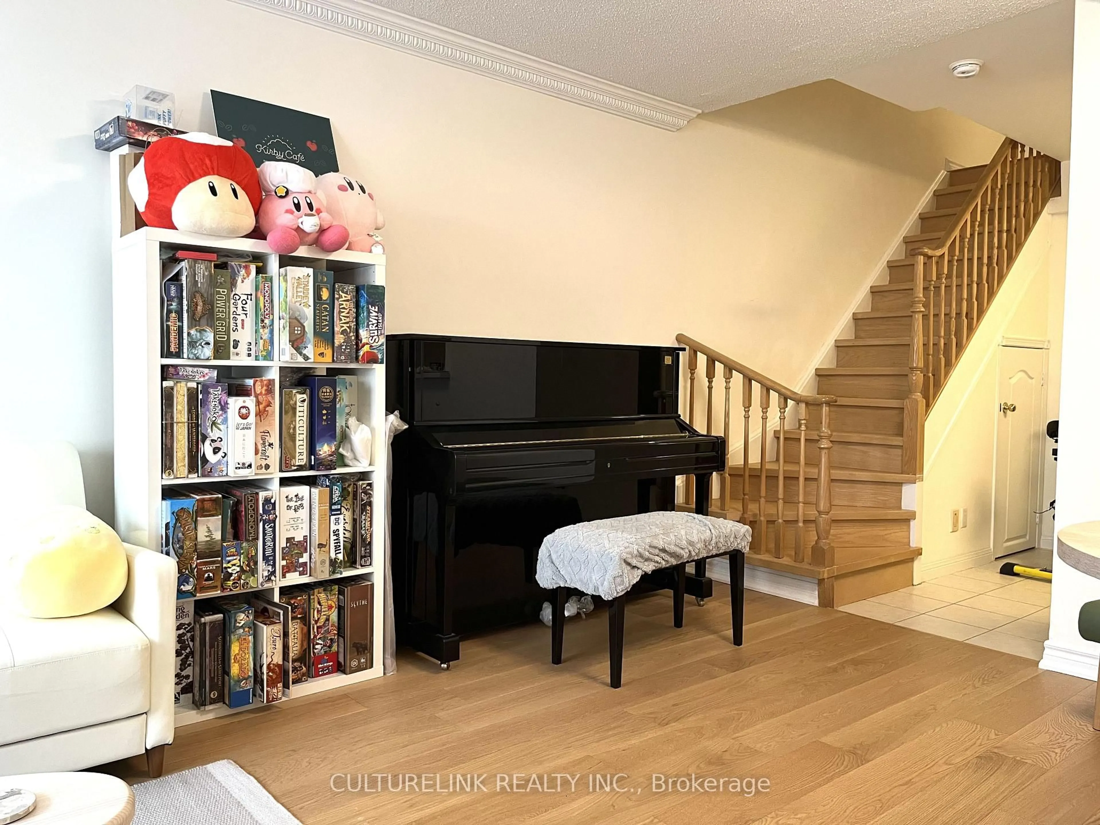 Unknown for 28 Sommerset Way #1502, Toronto Ontario M2N 6W7