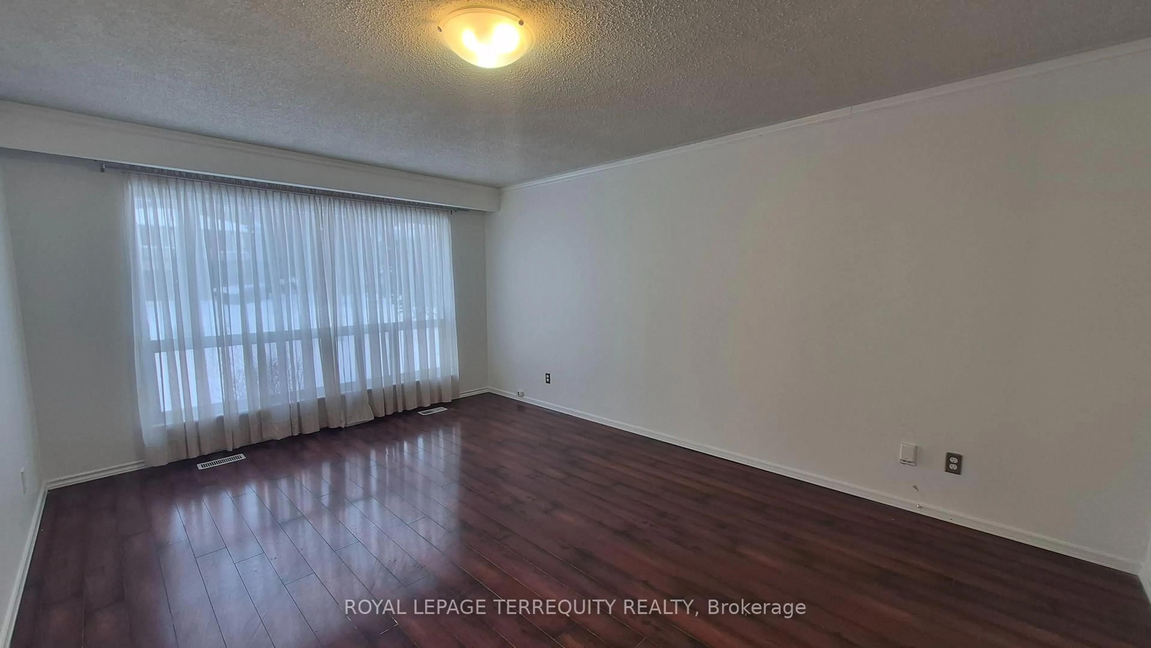 A pic of a room for 34 Cobblestone Dr, Toronto Ontario M2J 2X7