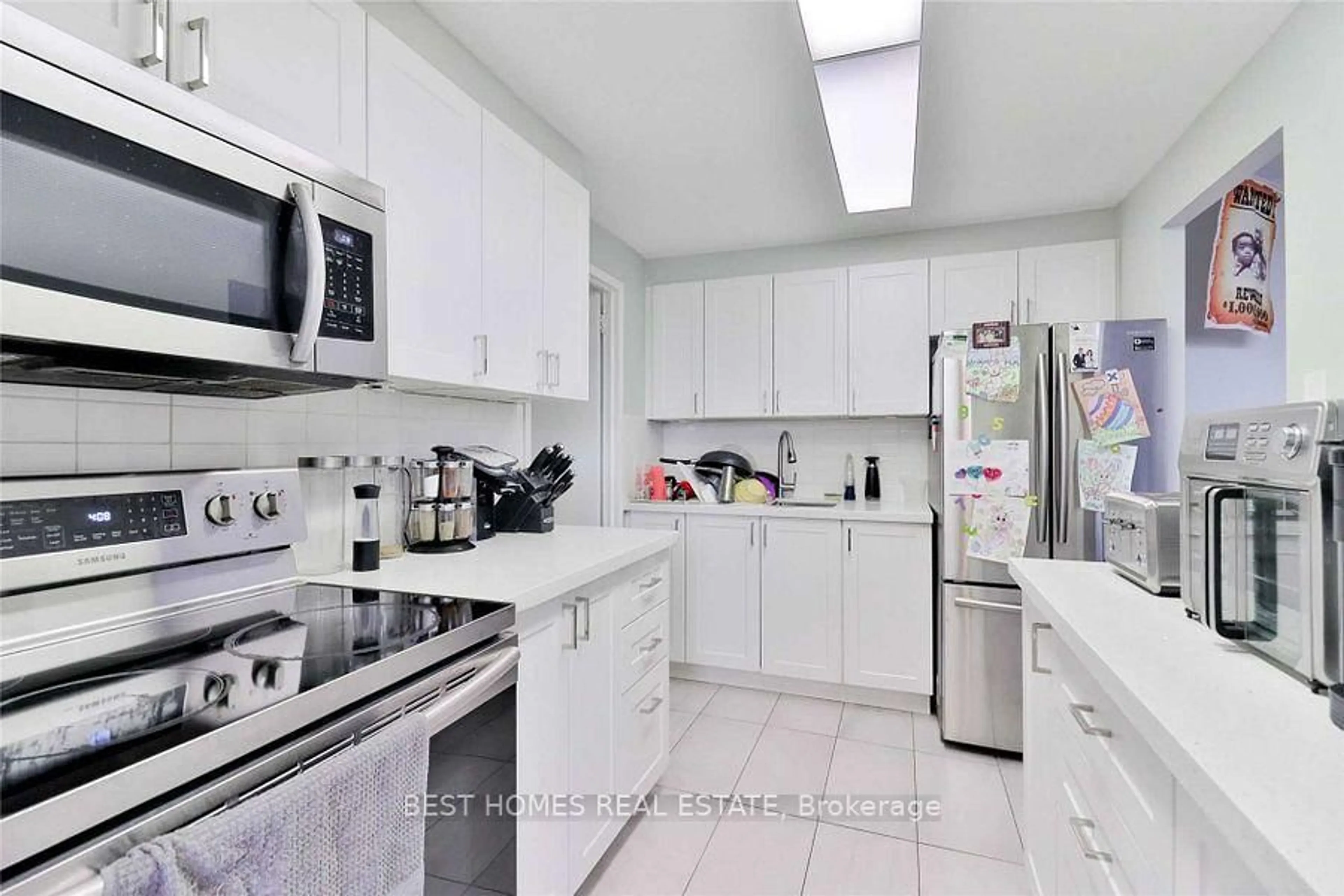 Standard kitchen, ceramic/tile floor for 5 Parkway Forest Dr, Toronto Ontario M2J 1L2