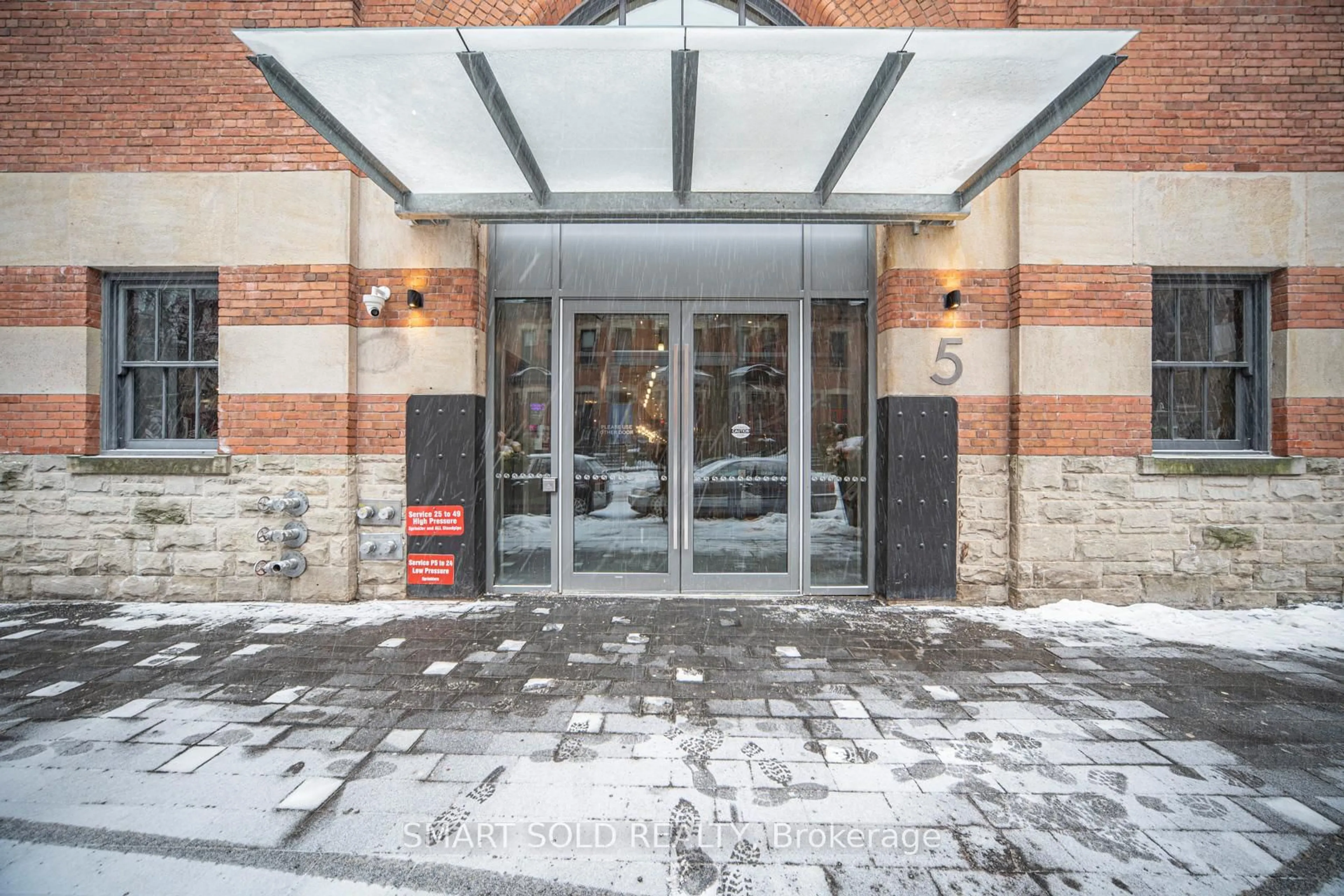 Indoor foyer for 5 St Joseph St #3203, Toronto Ontario M4Y 1J6