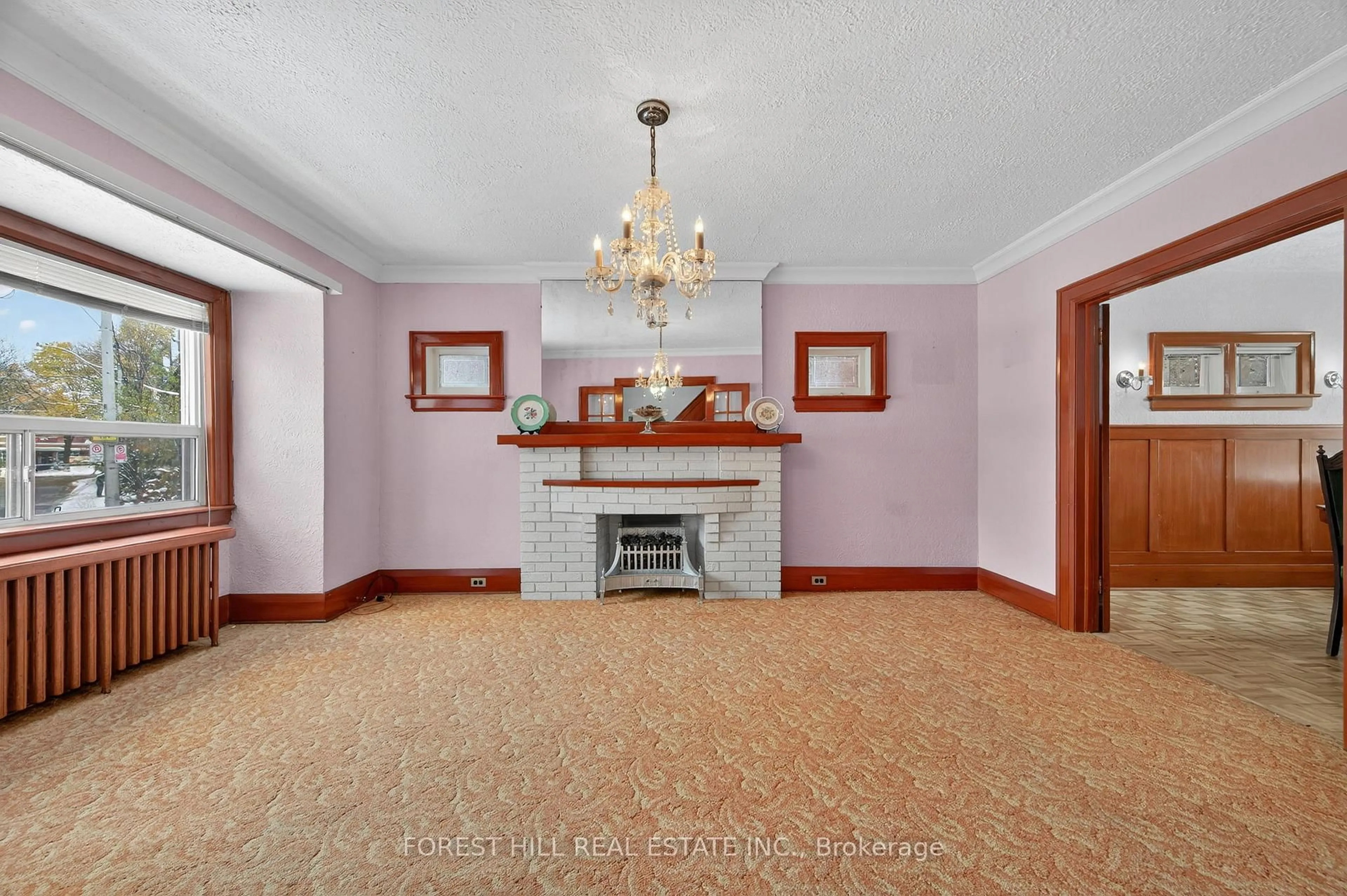 Indoor foyer for 11 Heydon Park Rd, Toronto Ontario M6J 2C7