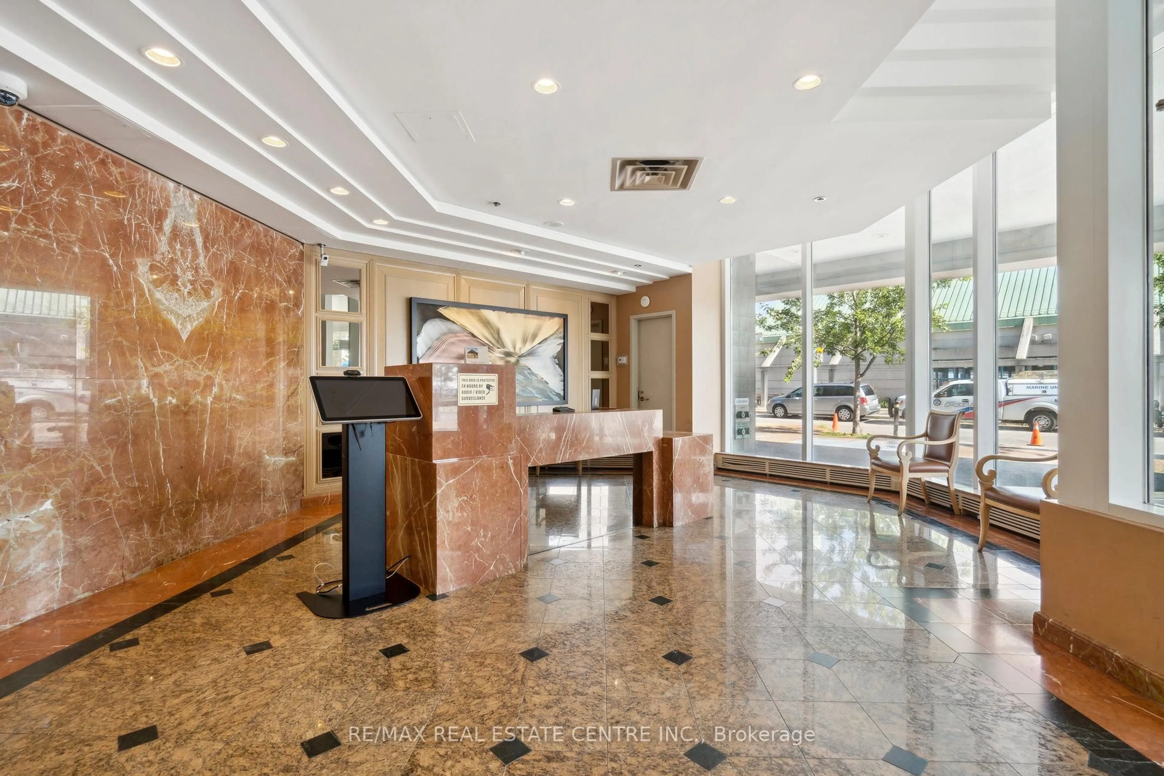 Lobby for 251 Queens Quay #504, Toronto Ontario M5J 2N6