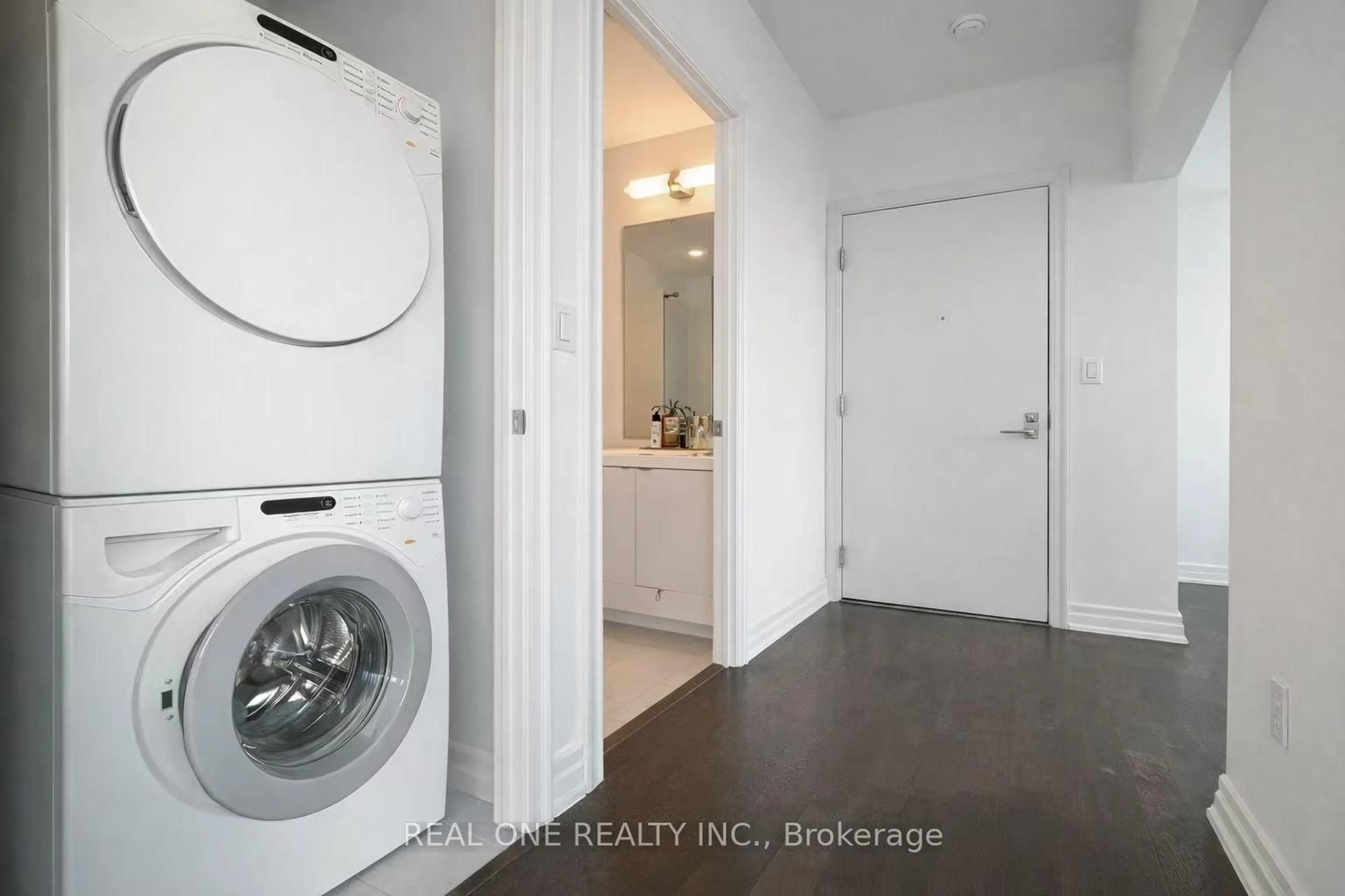 Laundry room for 8 The Esplanade Ave #1107, Toronto Ontario M5E 0A6