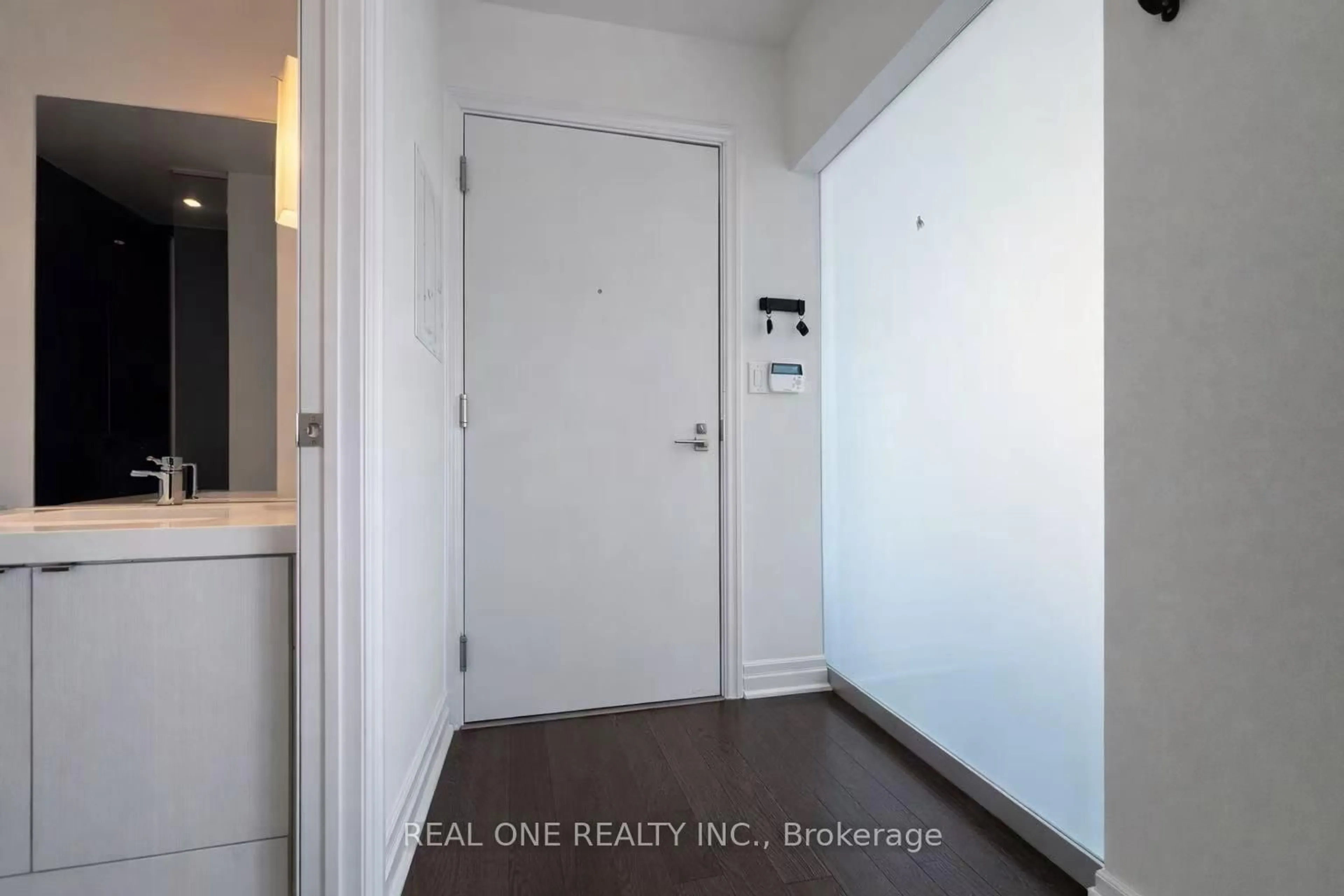 Indoor entryway for 8 The Esplanade Ave #1107, Toronto Ontario M5E 0A6