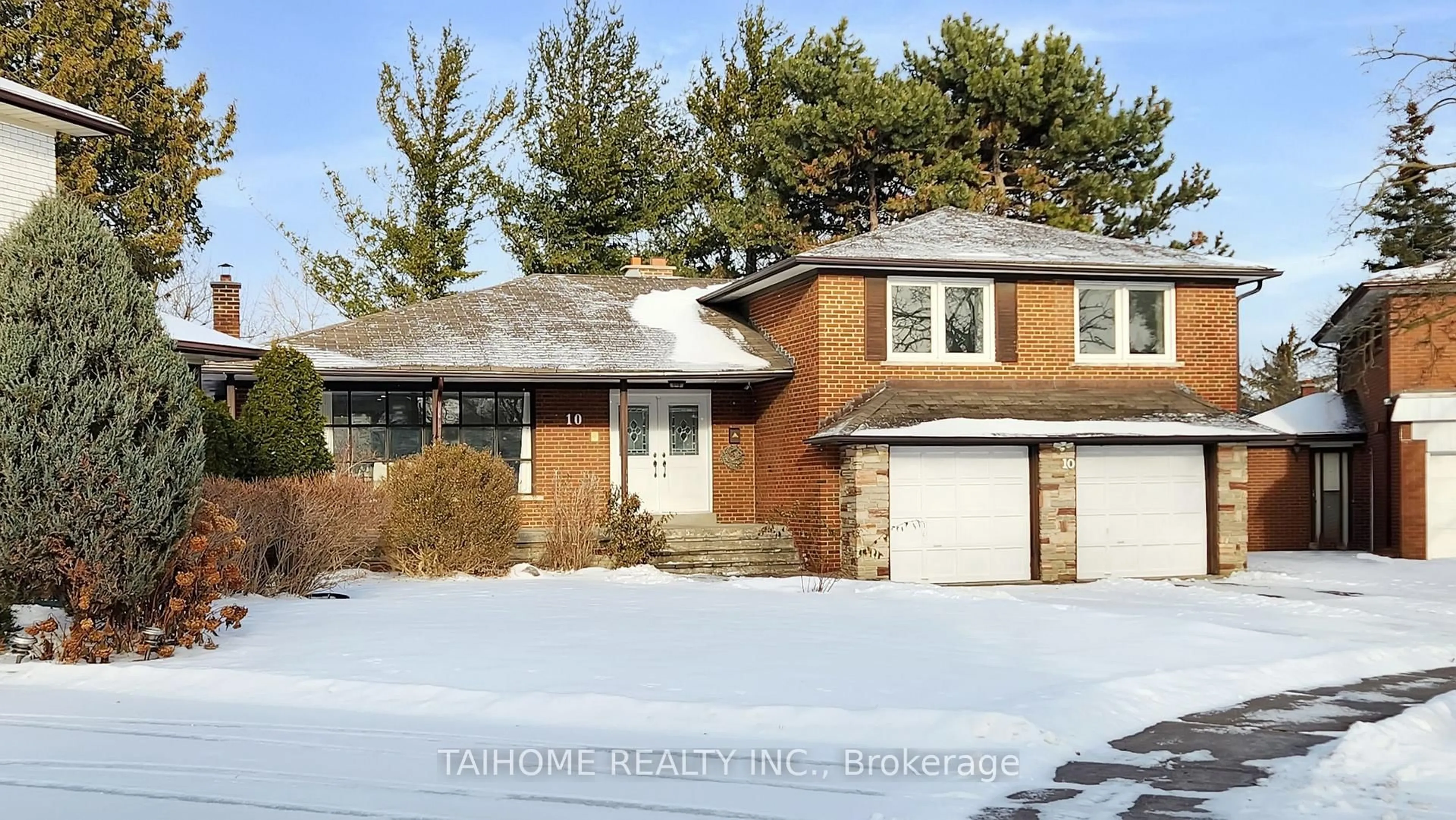 Home with brick exterior material, street for 10 Centurion Crt, Toronto Ontario M2K 2N4