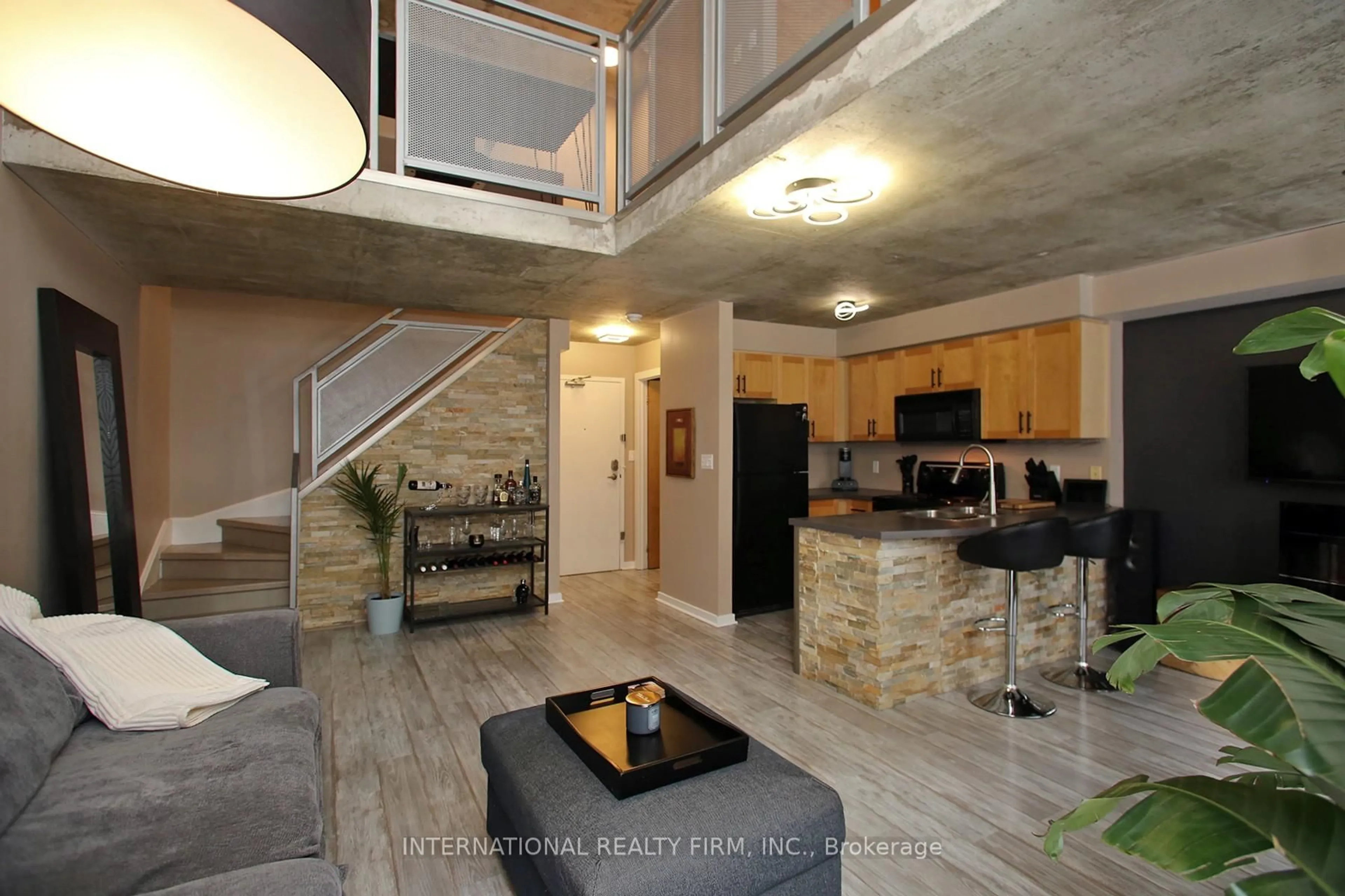 Open concept kitchen, unknown for 800 King St #408, Toronto Ontario M5V 3M7