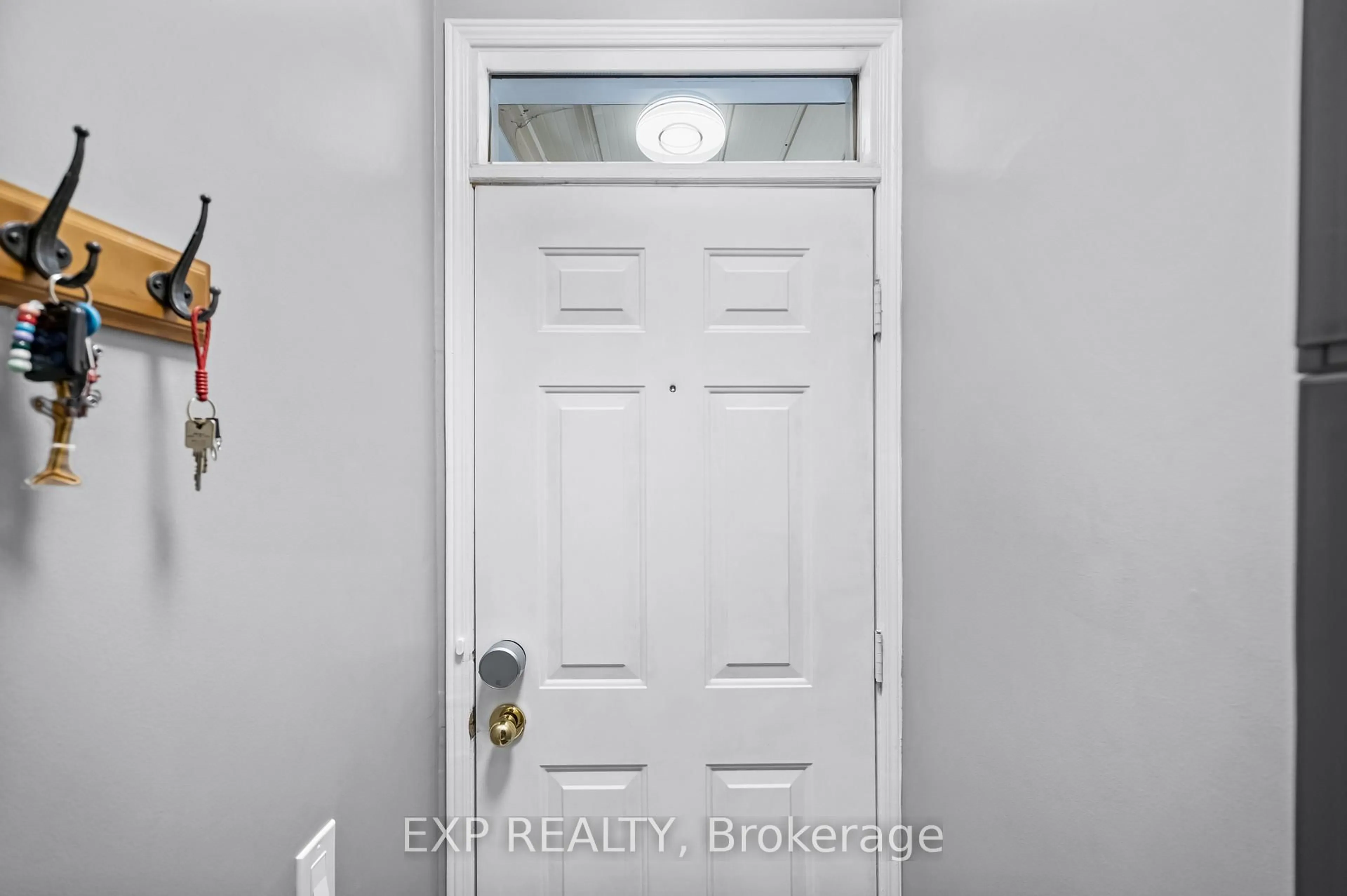 Indoor entryway for 760 Lawrence Ave #136, Toronto Ontario M6A 3E7