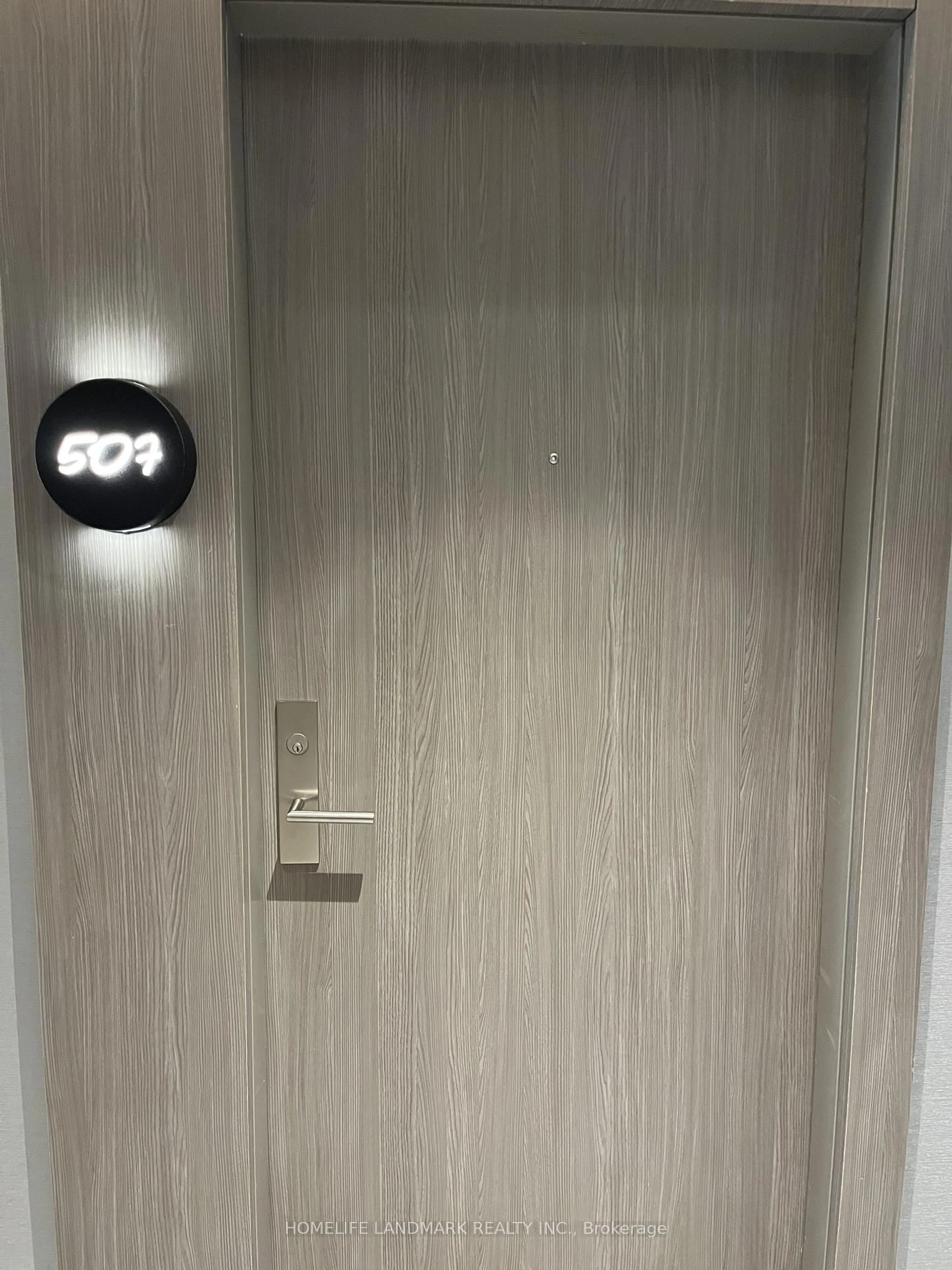 A pic of a room for 161 Roehampton Ave #507, Toronto Ontario M4P 1P9