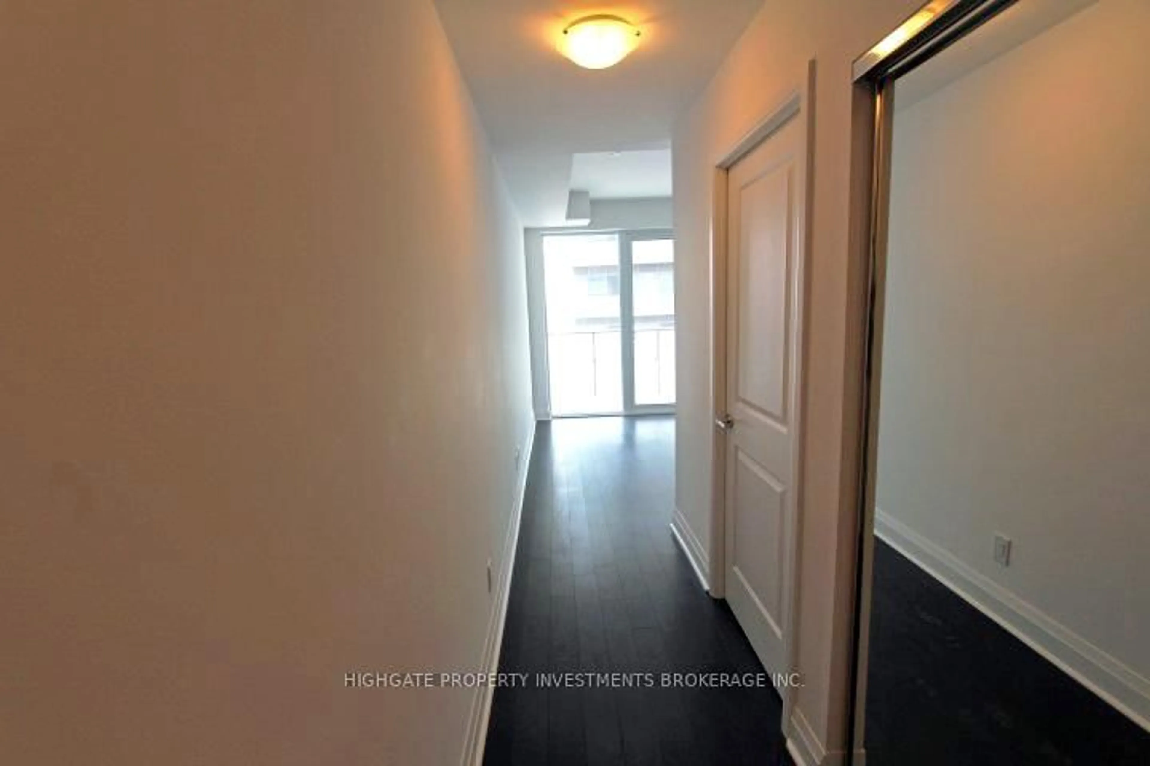 Indoor entryway for 1080 Bay St #2407, Toronto Ontario M5S 0A6