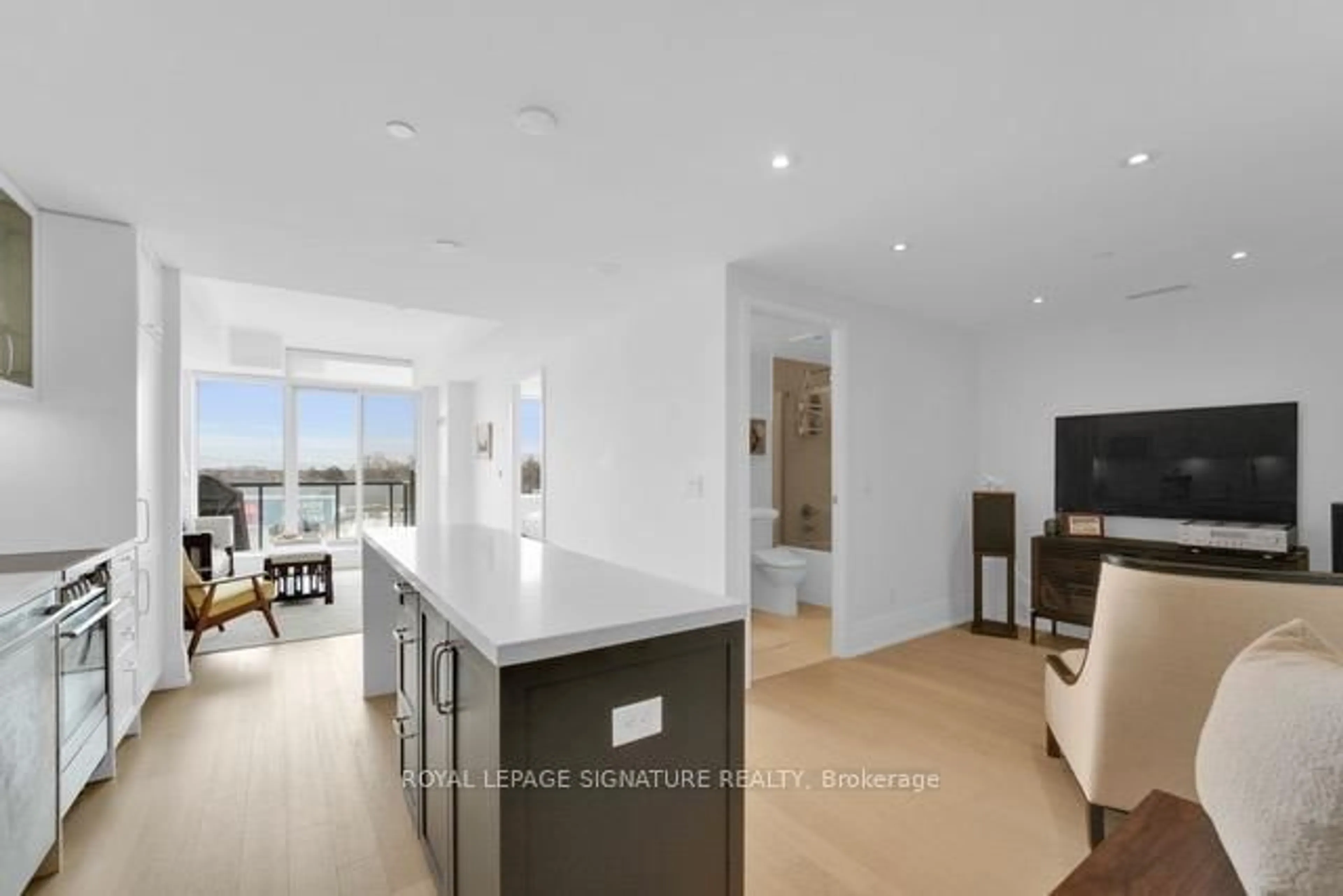 Open concept kitchen, unknown for 25 Malcolm Rd #408, Toronto Ontario M4G 0C1