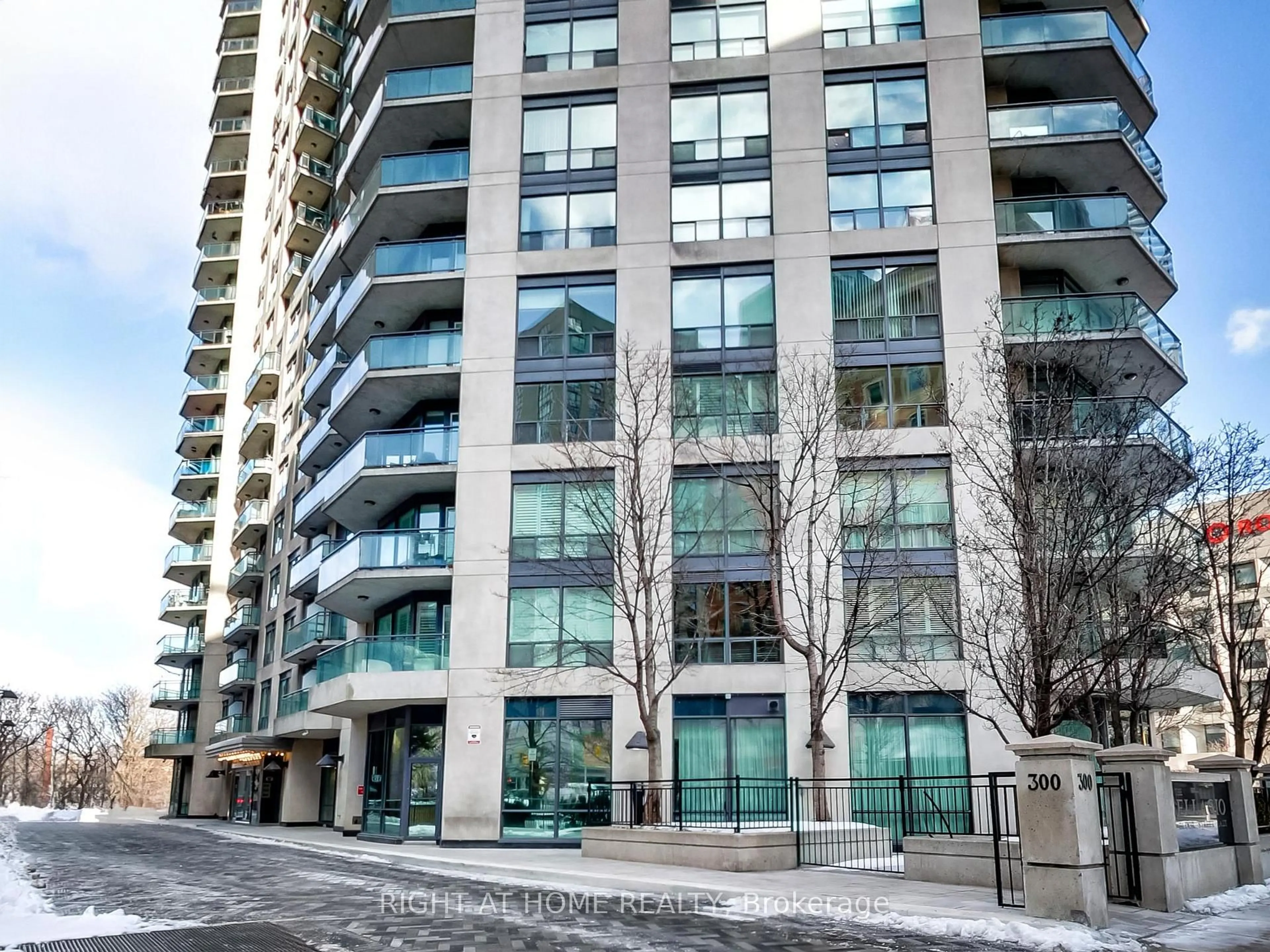 Unknown for 300 Bloor St #711, Toronto Ontario M4W 3S2